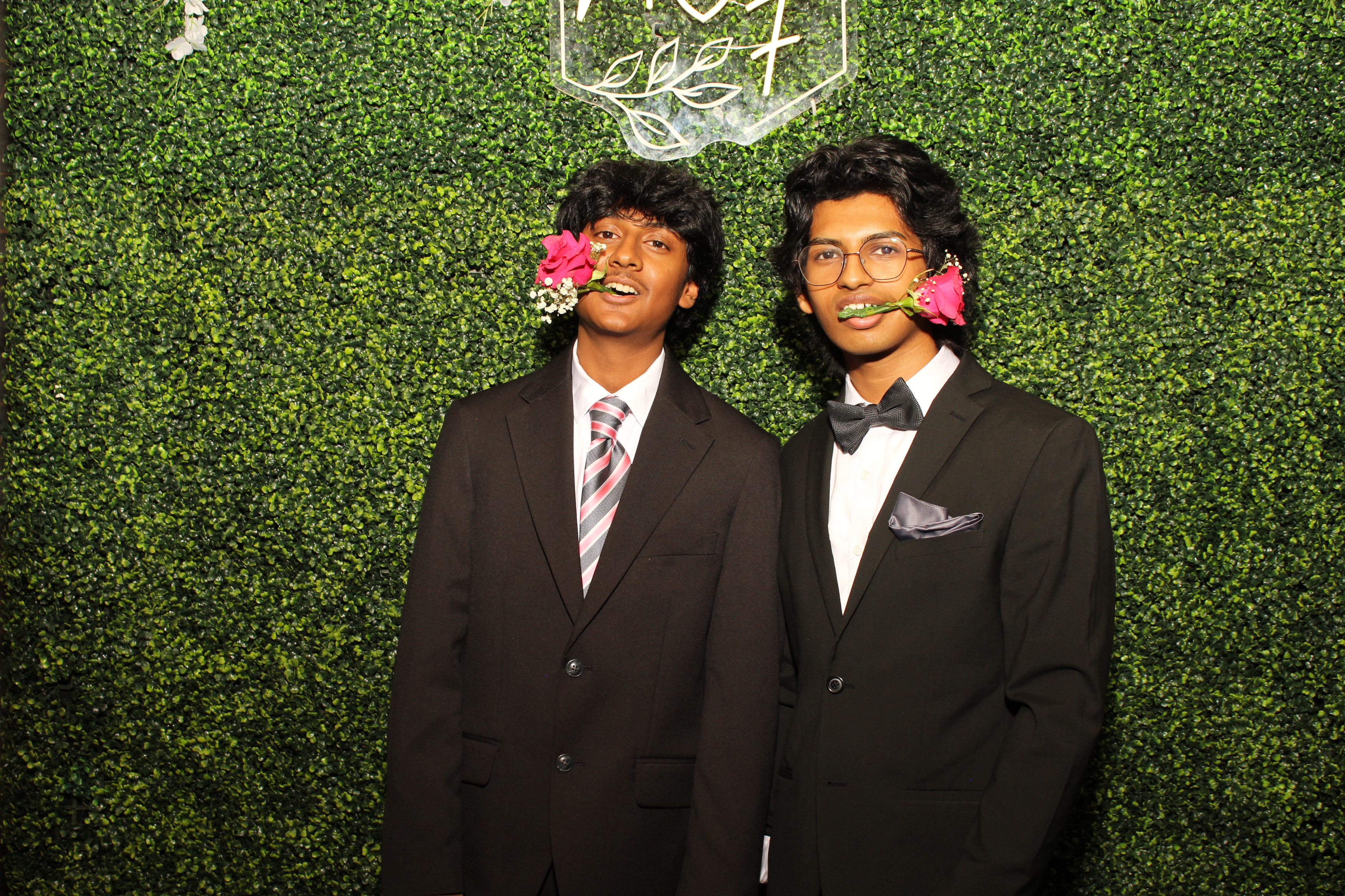 Mehvish & Fayaaz | View more photos from the event at gallery.photoboothcincy.com/u/PhotoBoothCincy/Mehvish-Fayaaz