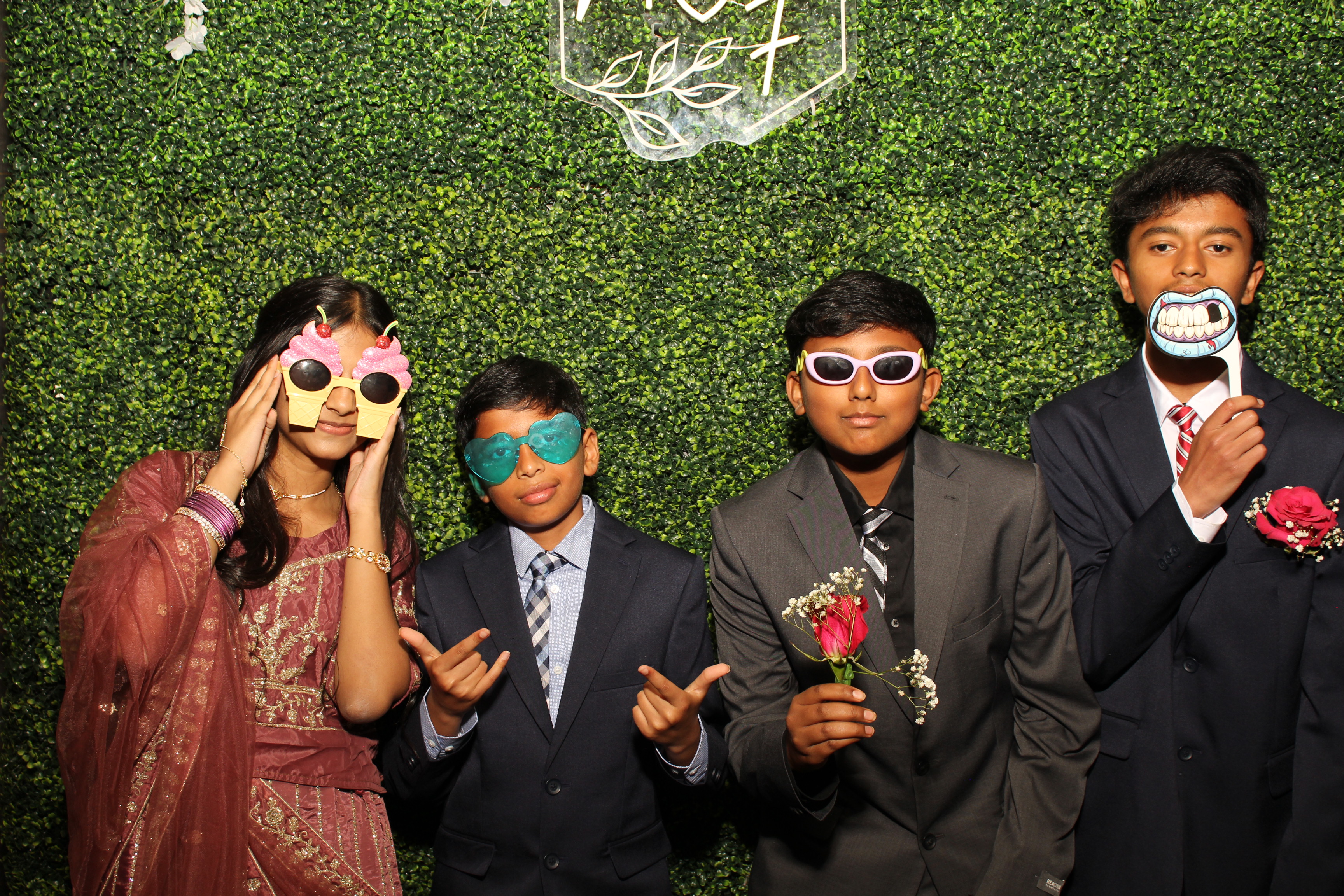Mehvish & Fayaaz | View more photos from the event at gallery.photoboothcincy.com/u/PhotoBoothCincy/Mehvish-Fayaaz