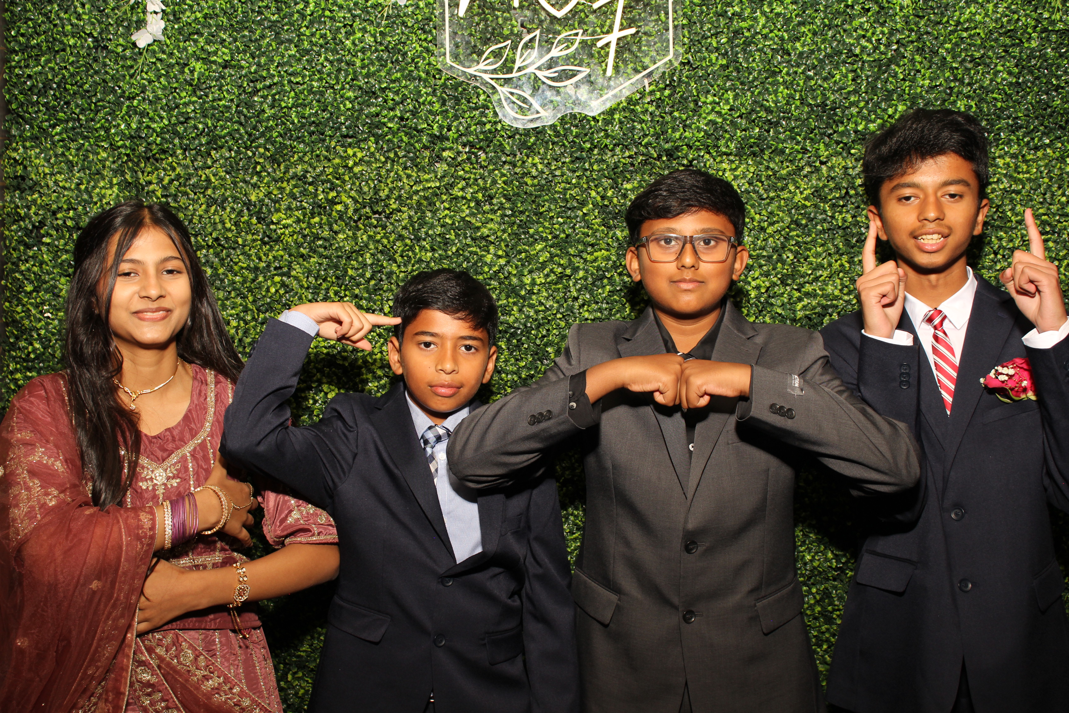 Mehvish & Fayaaz | View more photos from the event at gallery.photoboothcincy.com/u/PhotoBoothCincy/Mehvish-Fayaaz