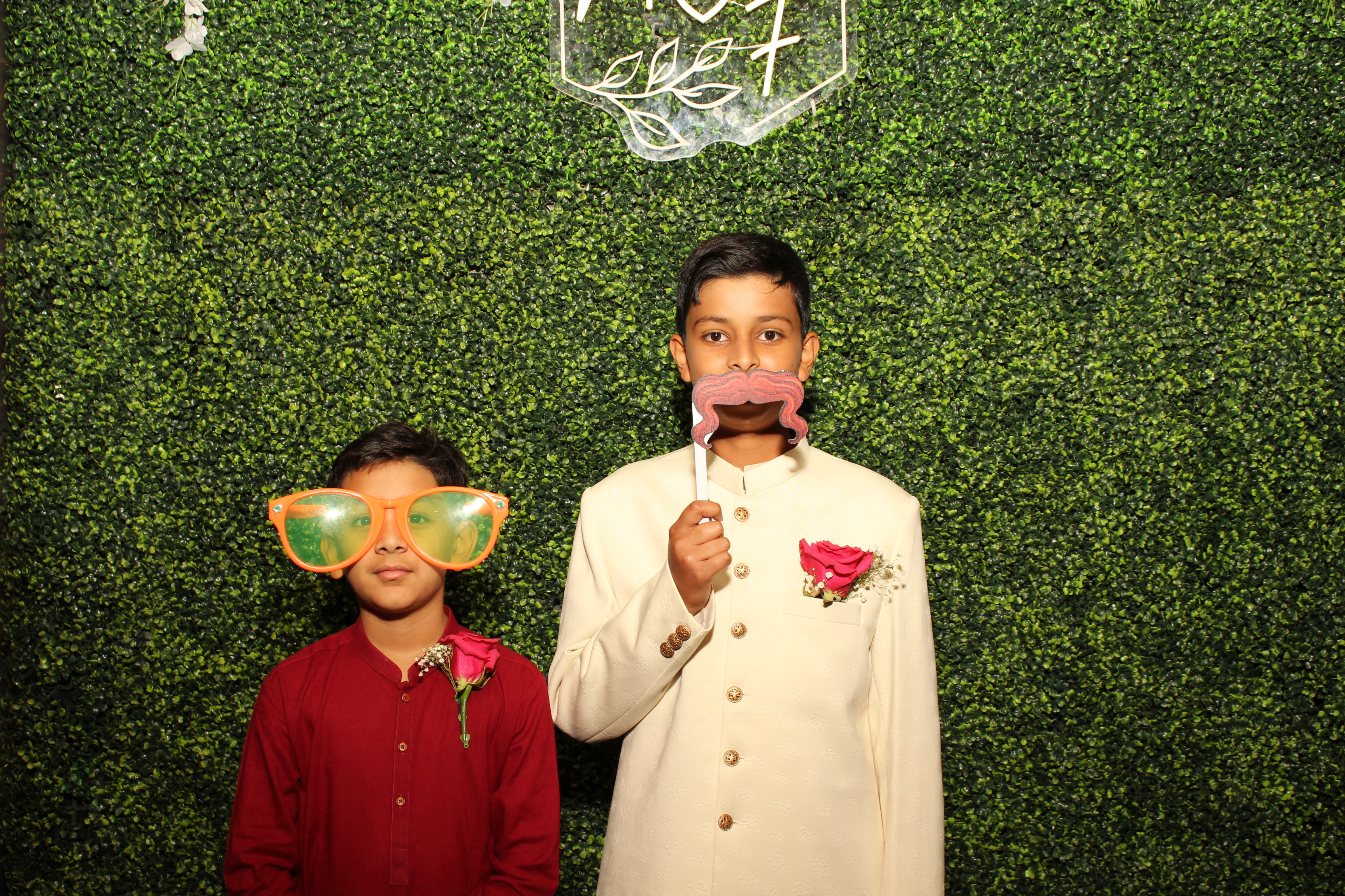 Mehvish & Fayaaz | View more photos from the event at gallery.photoboothcincy.com/u/PhotoBoothCincy/Mehvish-Fayaaz