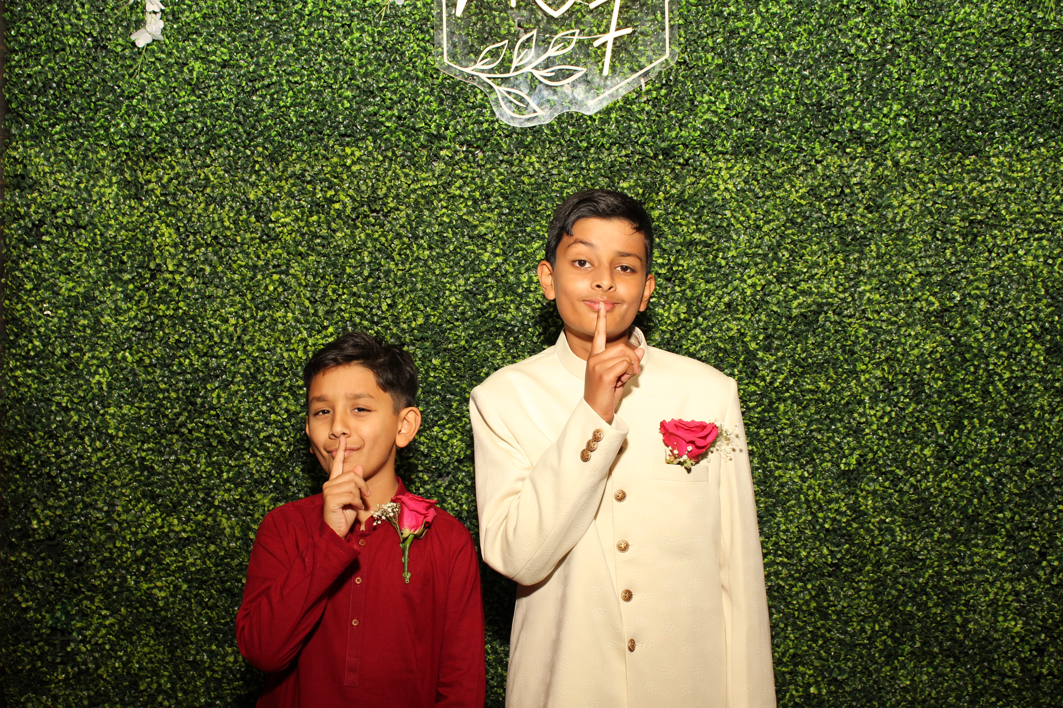 Mehvish & Fayaaz | View more photos from the event at gallery.photoboothcincy.com/u/PhotoBoothCincy/Mehvish-Fayaaz
