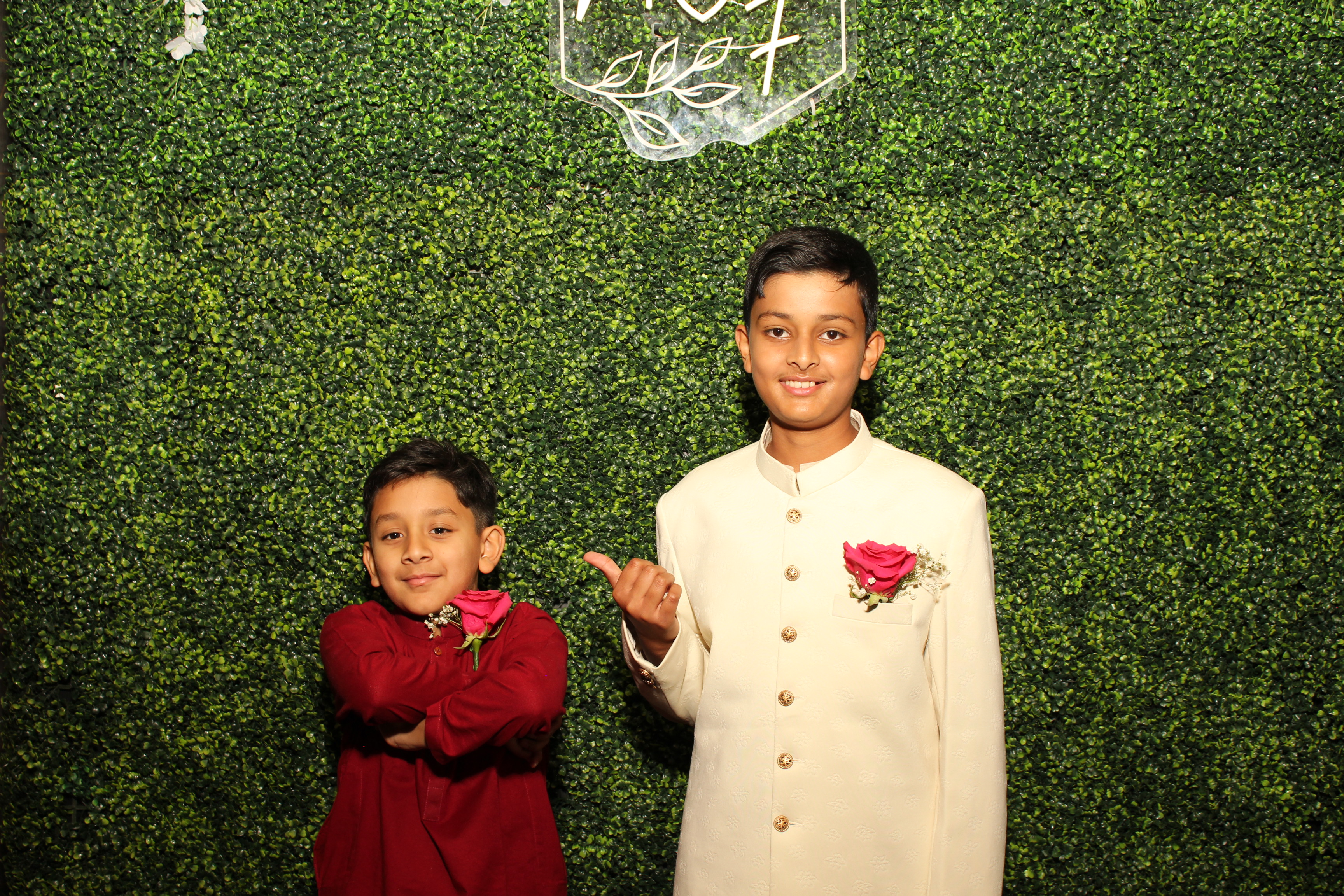 Mehvish & Fayaaz | View more photos from the event at gallery.photoboothcincy.com/u/PhotoBoothCincy/Mehvish-Fayaaz