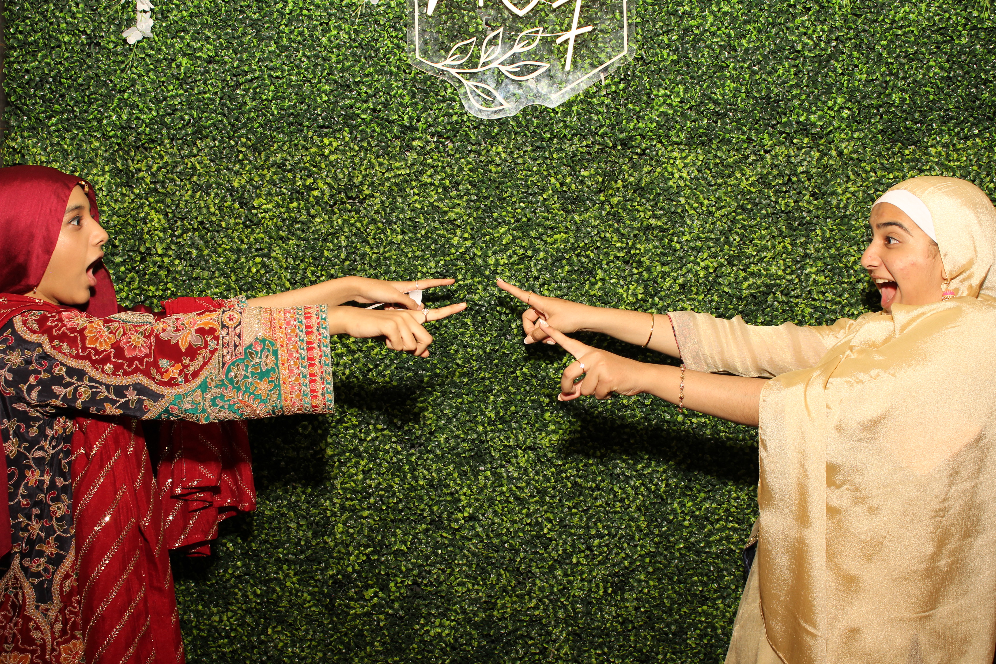 Mehvish & Fayaaz | View more photos from the event at gallery.photoboothcincy.com/u/PhotoBoothCincy/Mehvish-Fayaaz