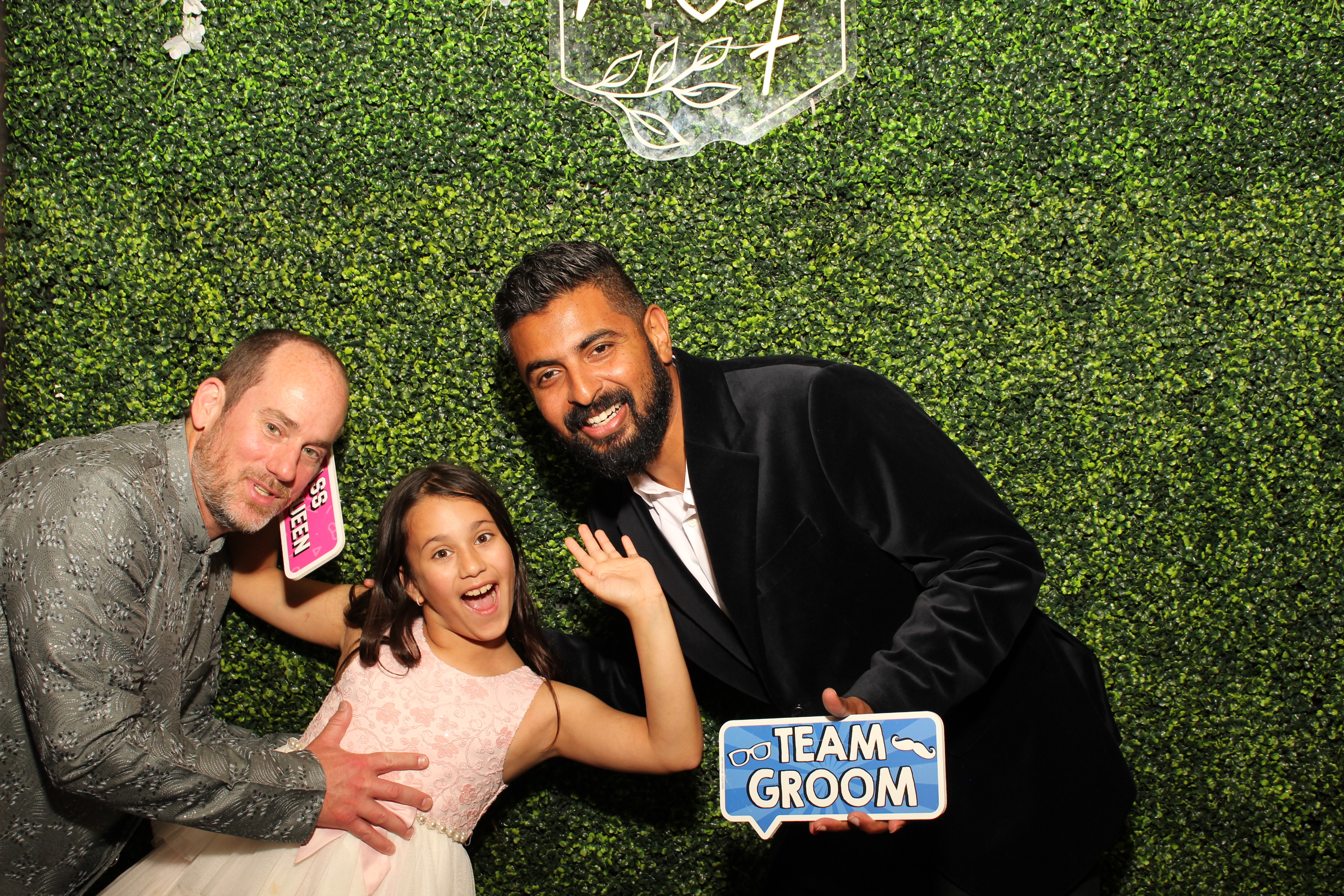 Mehvish & Fayaaz | View more photos from the event at gallery.photoboothcincy.com/u/PhotoBoothCincy/Mehvish-Fayaaz