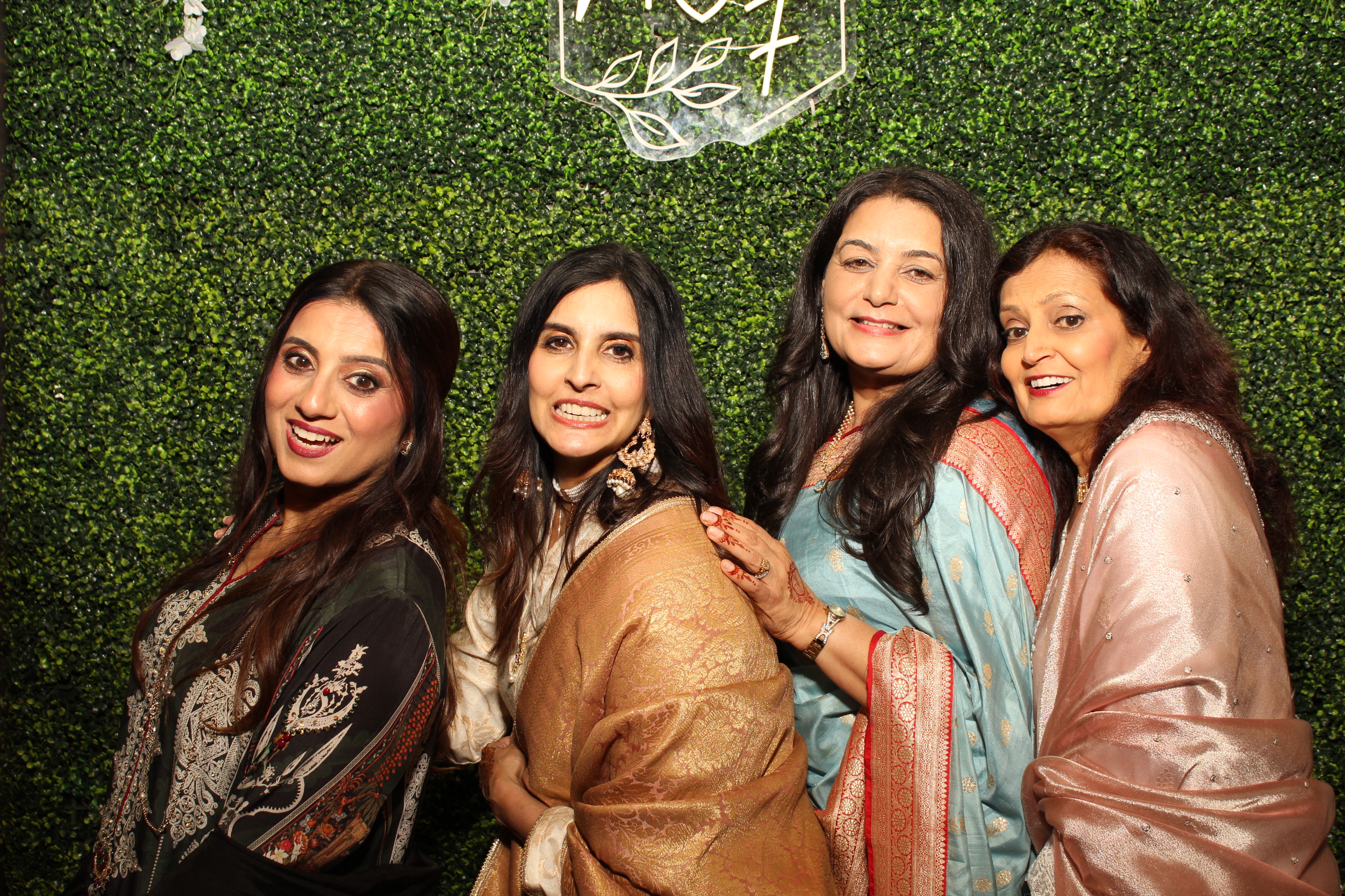 Mehvish & Fayaaz | View more photos from the event at gallery.photoboothcincy.com/u/PhotoBoothCincy/Mehvish-Fayaaz