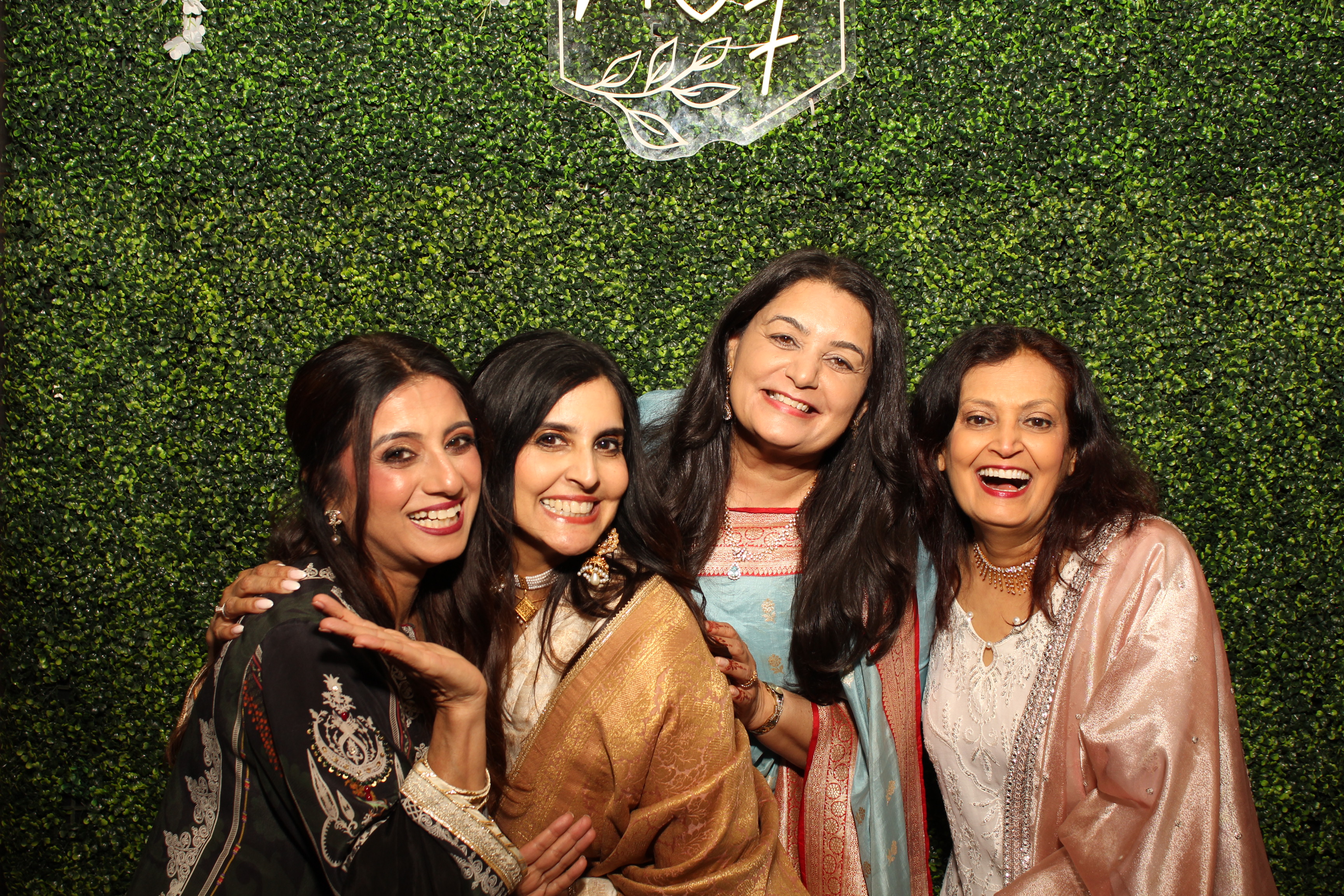 Mehvish & Fayaaz | View more photos from the event at gallery.photoboothcincy.com/u/PhotoBoothCincy/Mehvish-Fayaaz
