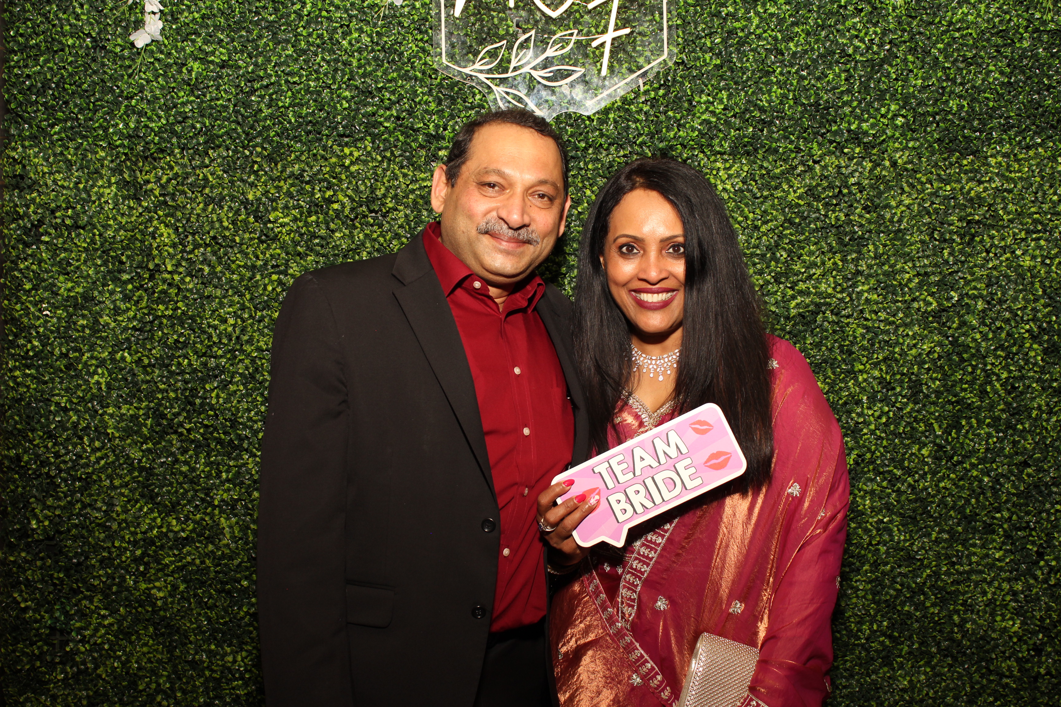 Mehvish & Fayaaz | View more photos from the event at gallery.photoboothcincy.com/u/PhotoBoothCincy/Mehvish-Fayaaz