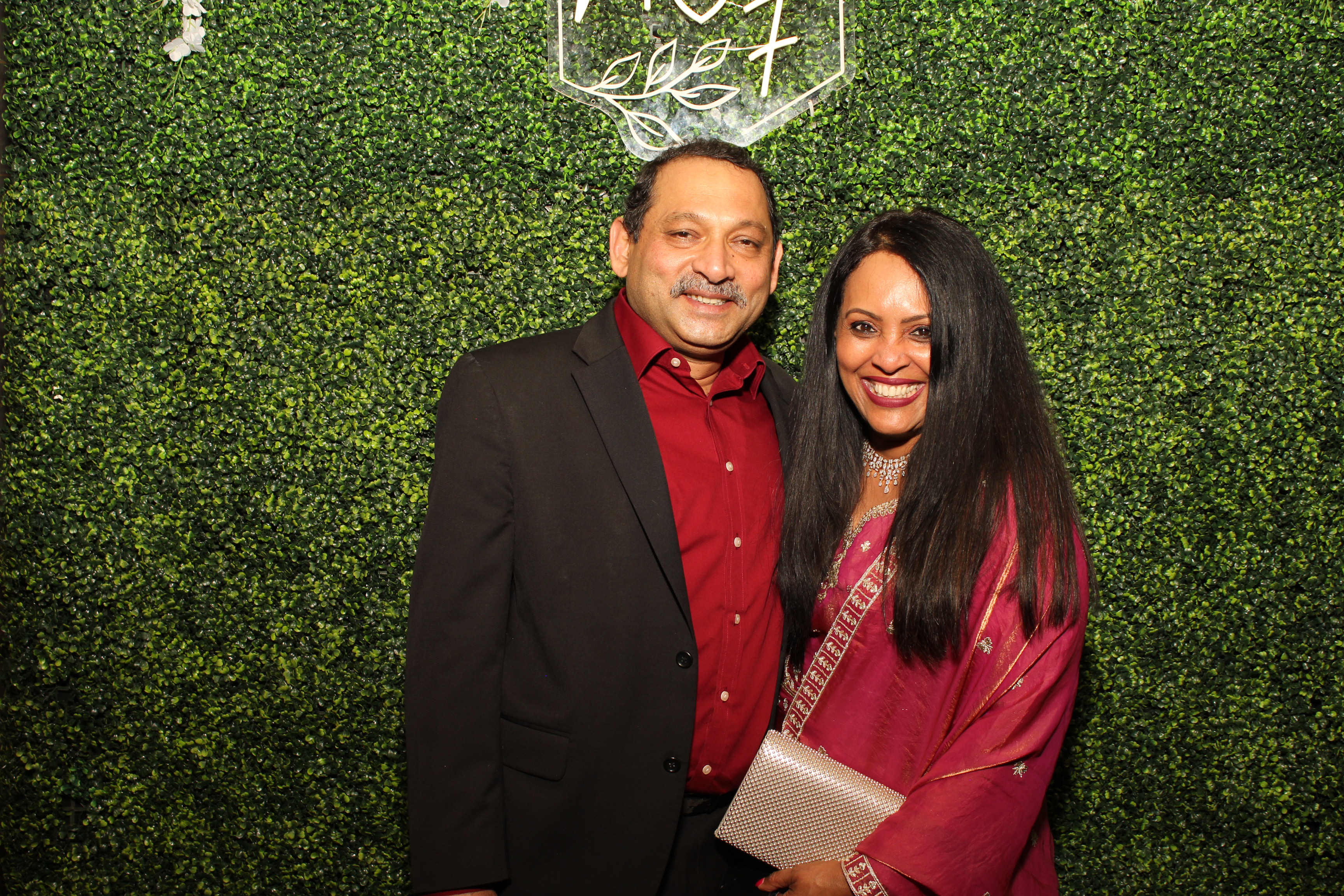 Mehvish & Fayaaz | View more photos from the event at gallery.photoboothcincy.com/u/PhotoBoothCincy/Mehvish-Fayaaz