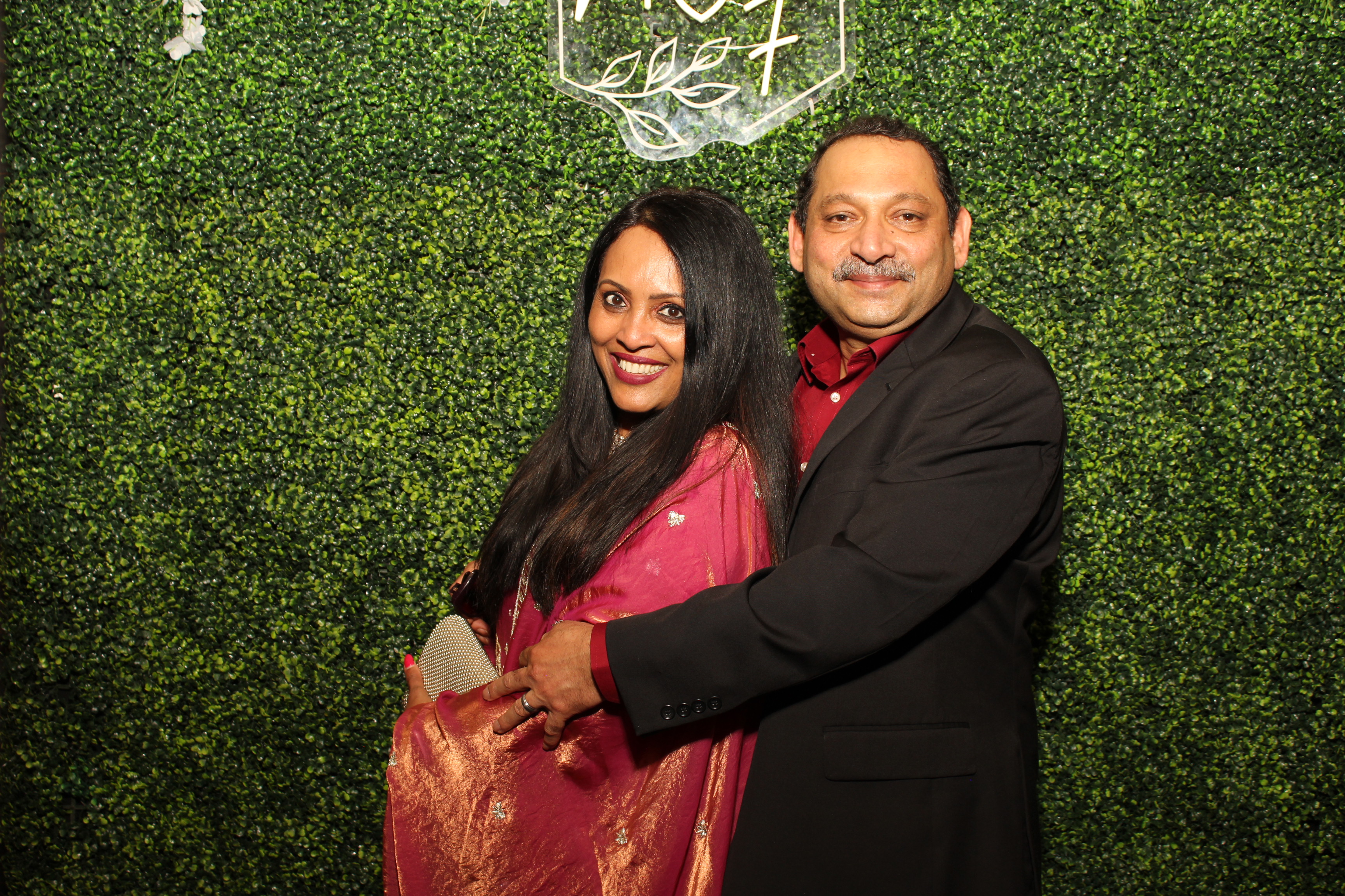 Mehvish & Fayaaz | View more photos from the event at gallery.photoboothcincy.com/u/PhotoBoothCincy/Mehvish-Fayaaz