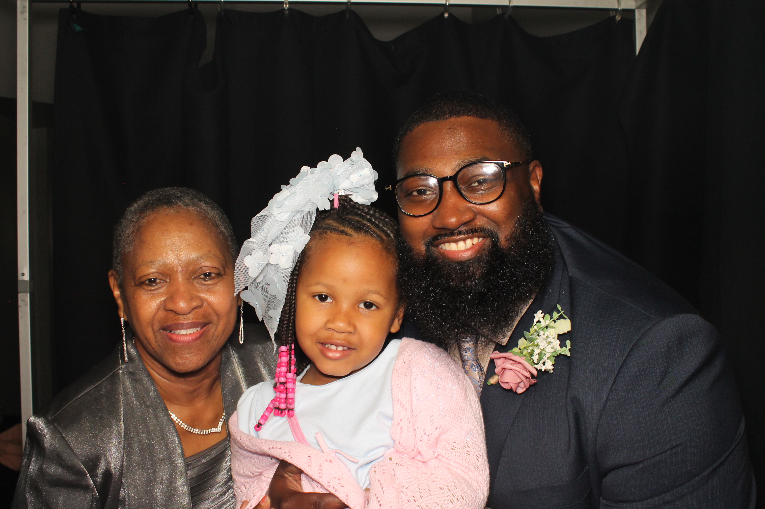 Michael and Diara's Wedding | View more photos from the event at gallery.photoboothcincy.com/u/PhotoBoothCincy/Michael-and-Diaras-Wedding