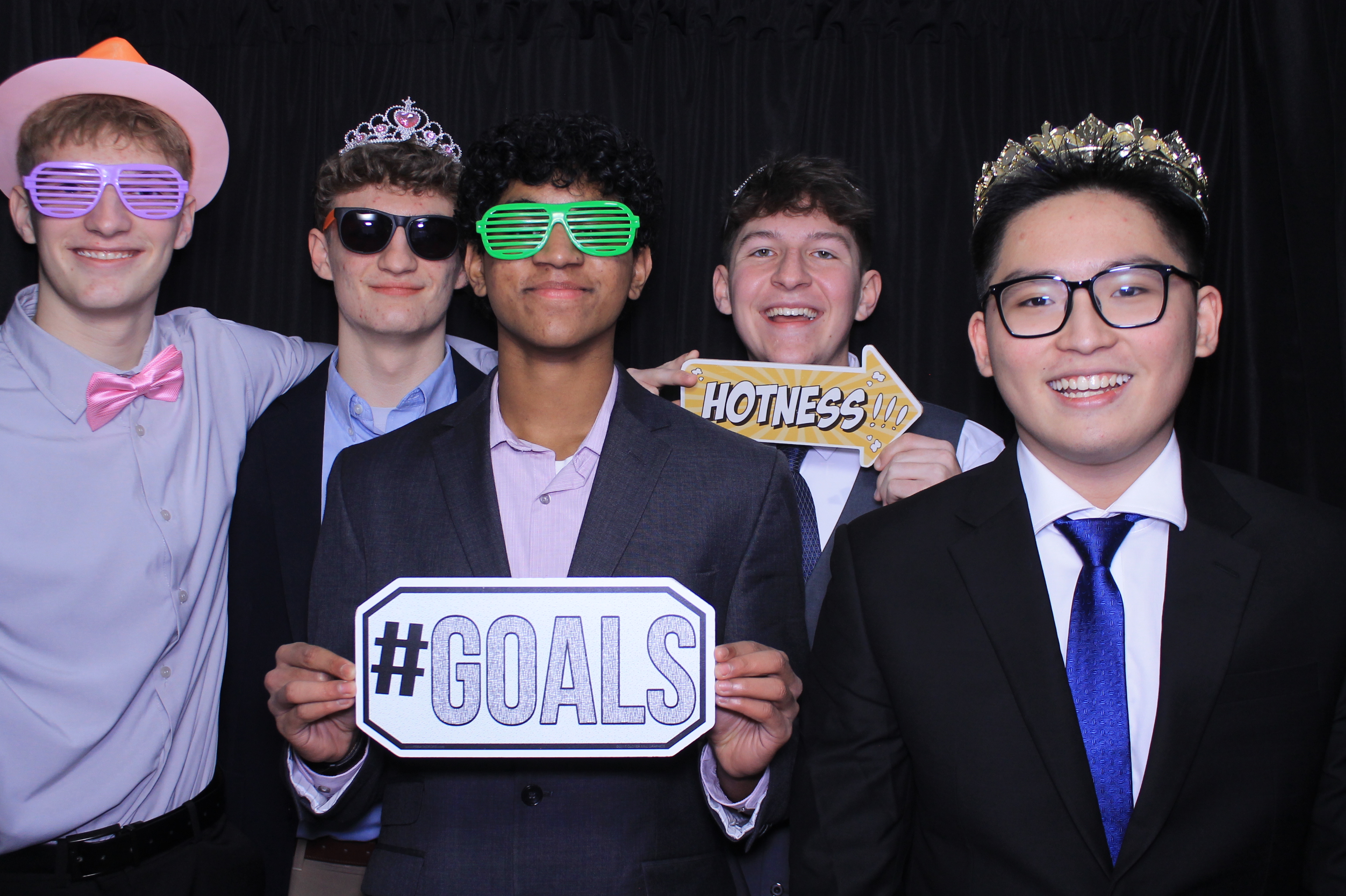 Middletown Christian HOCO | View more photos from the event at gallery.photoboothcincy.com/u/PhotoBoothCincy/Middletown-Christian-HOCO
