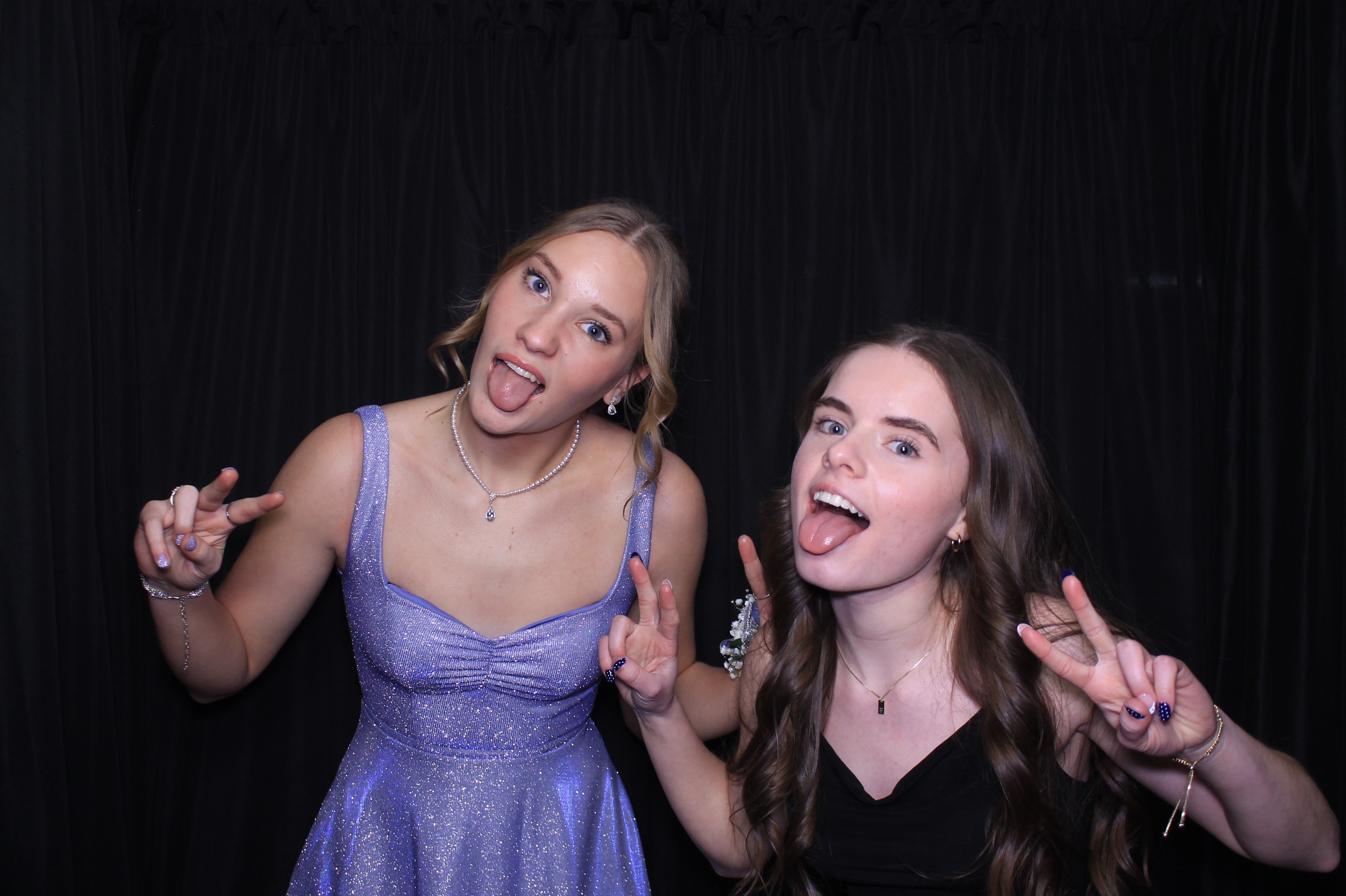 Middletown Christian HOCO | View more photos from the event at gallery.photoboothcincy.com/u/PhotoBoothCincy/Middletown-Christian-HOCO