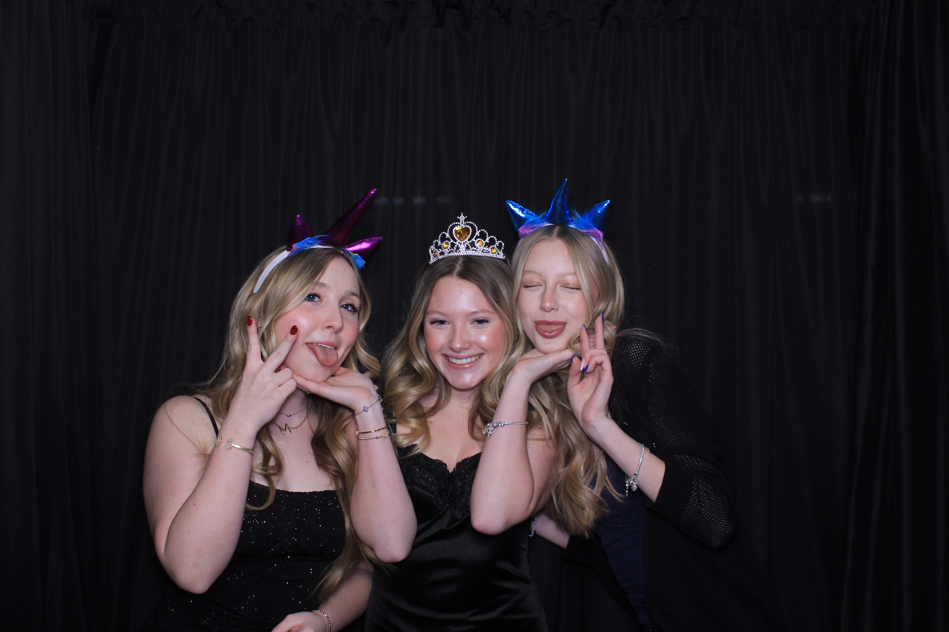 Middletown Christian HOCO | View more photos from the event at gallery.photoboothcincy.com/u/PhotoBoothCincy/Middletown-Christian-HOCO