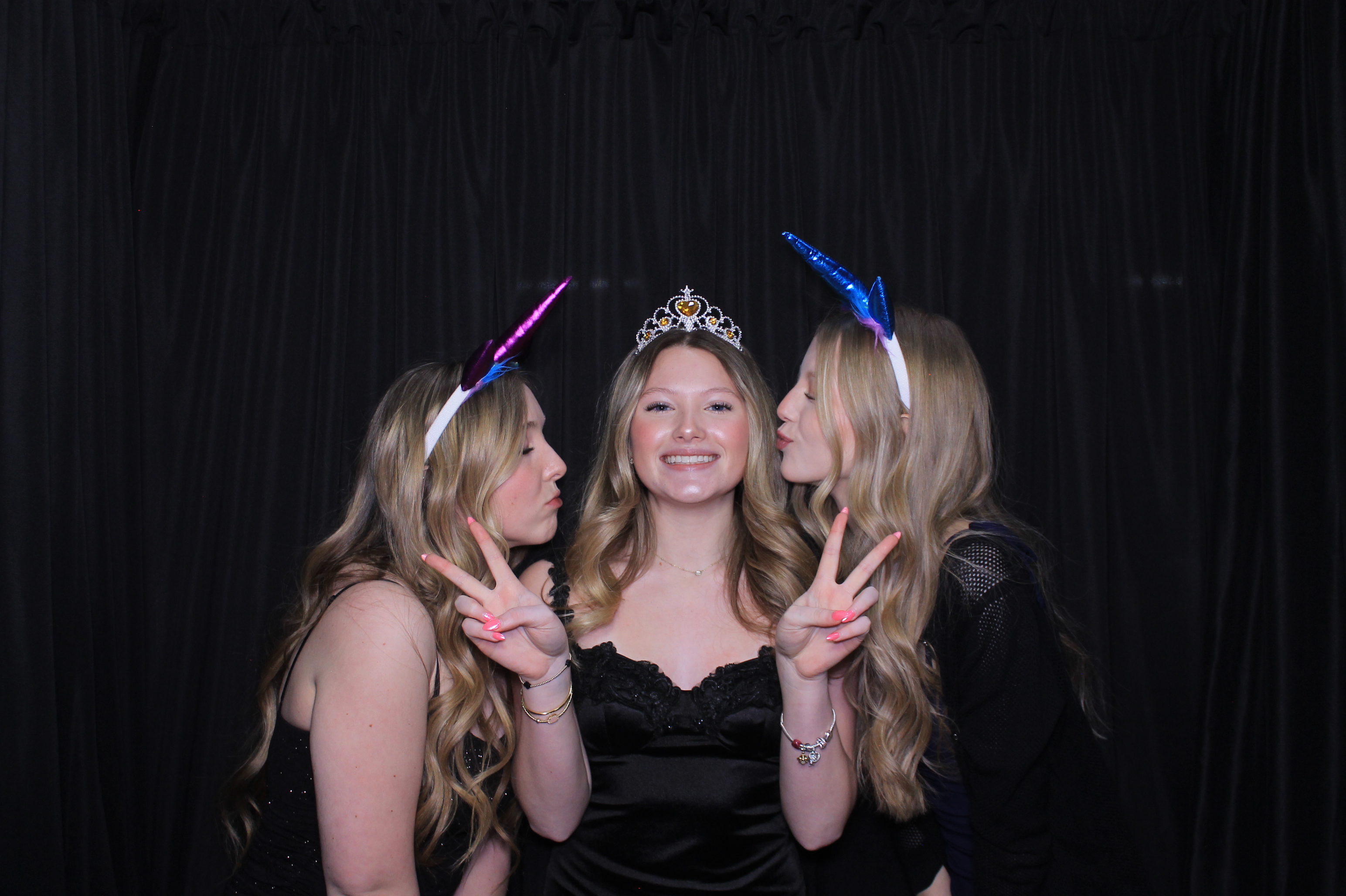 Middletown Christian HOCO | View more photos from the event at gallery.photoboothcincy.com/u/PhotoBoothCincy/Middletown-Christian-HOCO