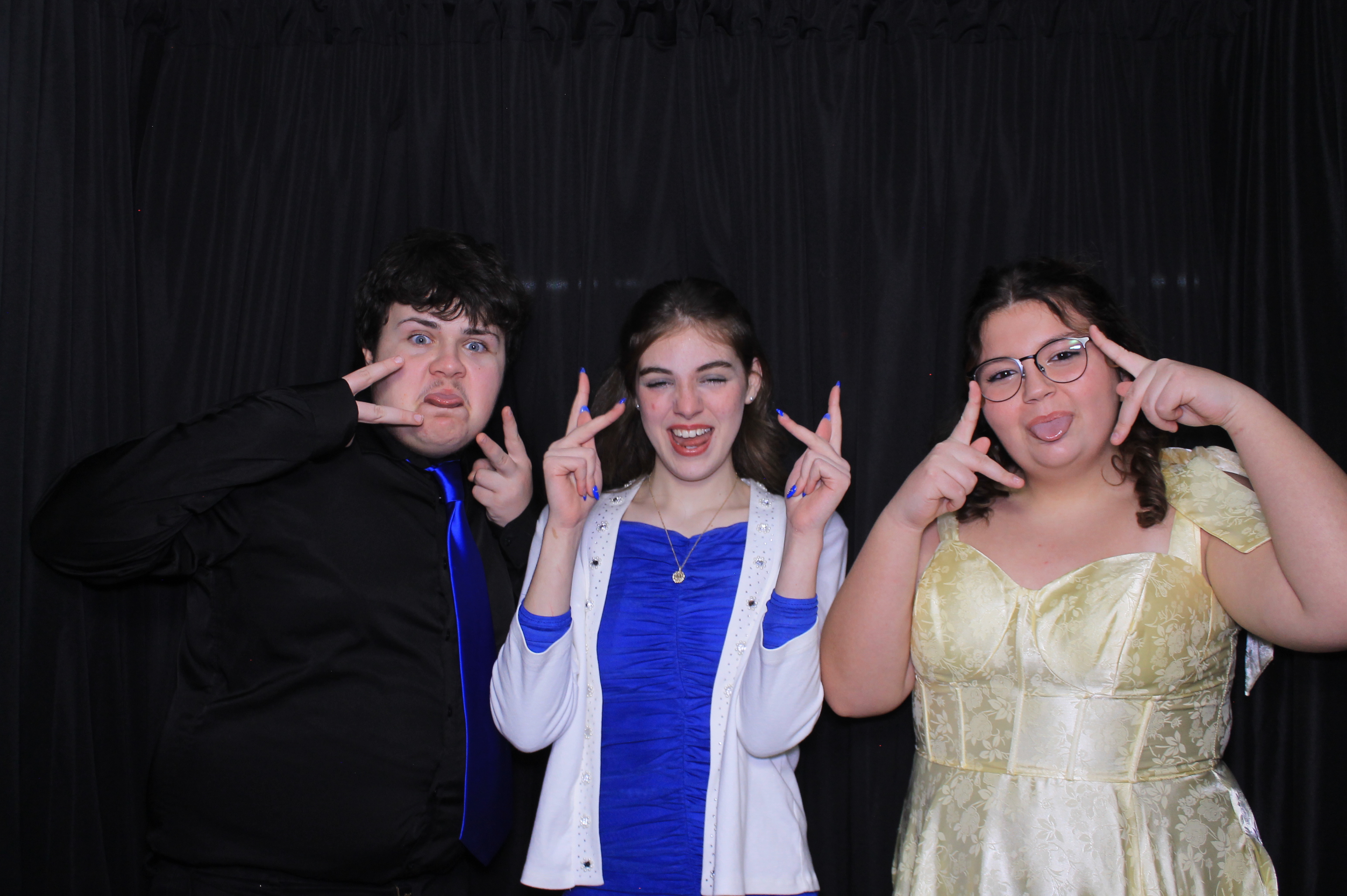 Middletown Christian HOCO | View more photos from the event at gallery.photoboothcincy.com/u/PhotoBoothCincy/Middletown-Christian-HOCO