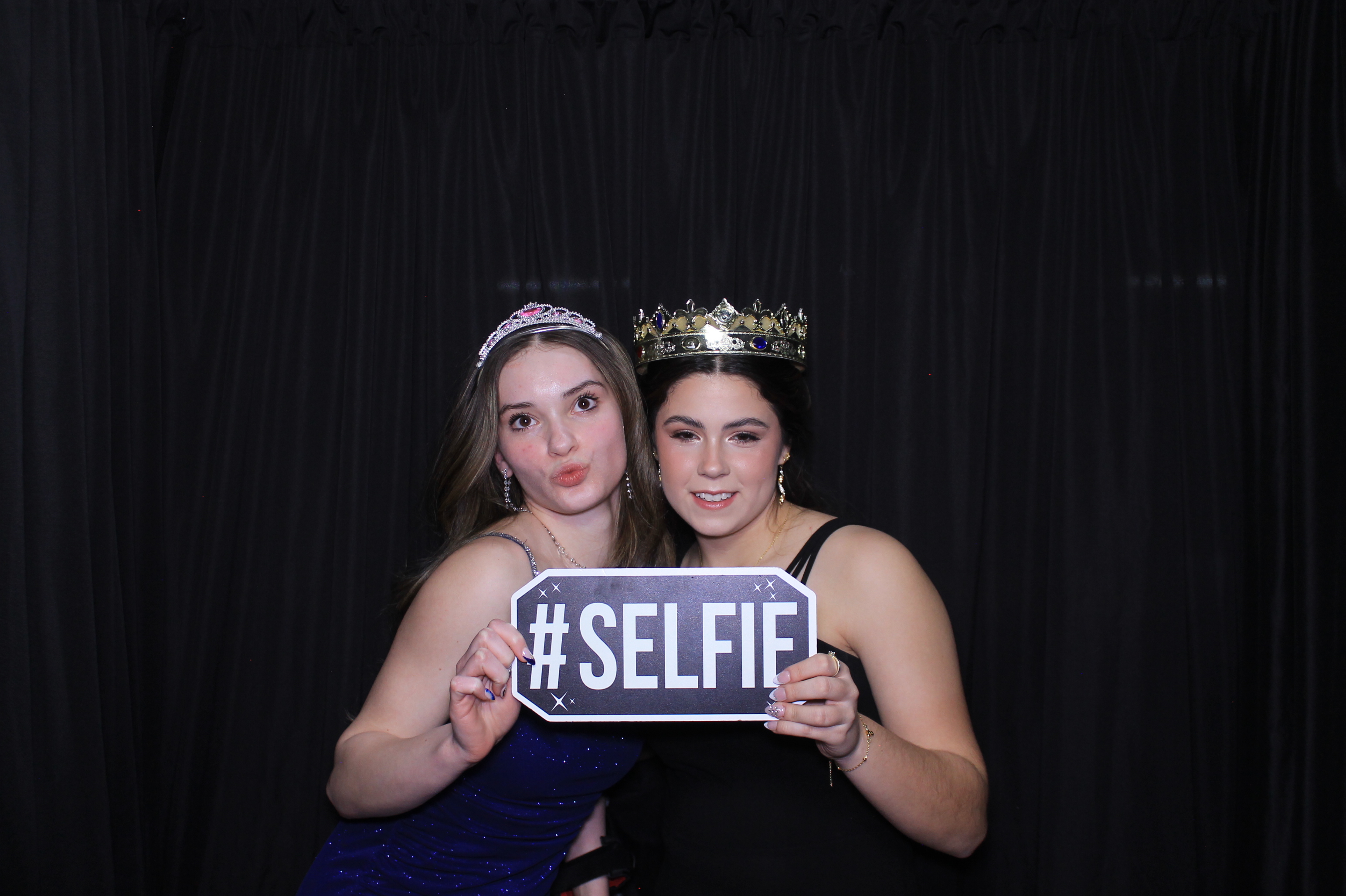 Middletown Christian HOCO | View more photos from the event at gallery.photoboothcincy.com/u/PhotoBoothCincy/Middletown-Christian-HOCO