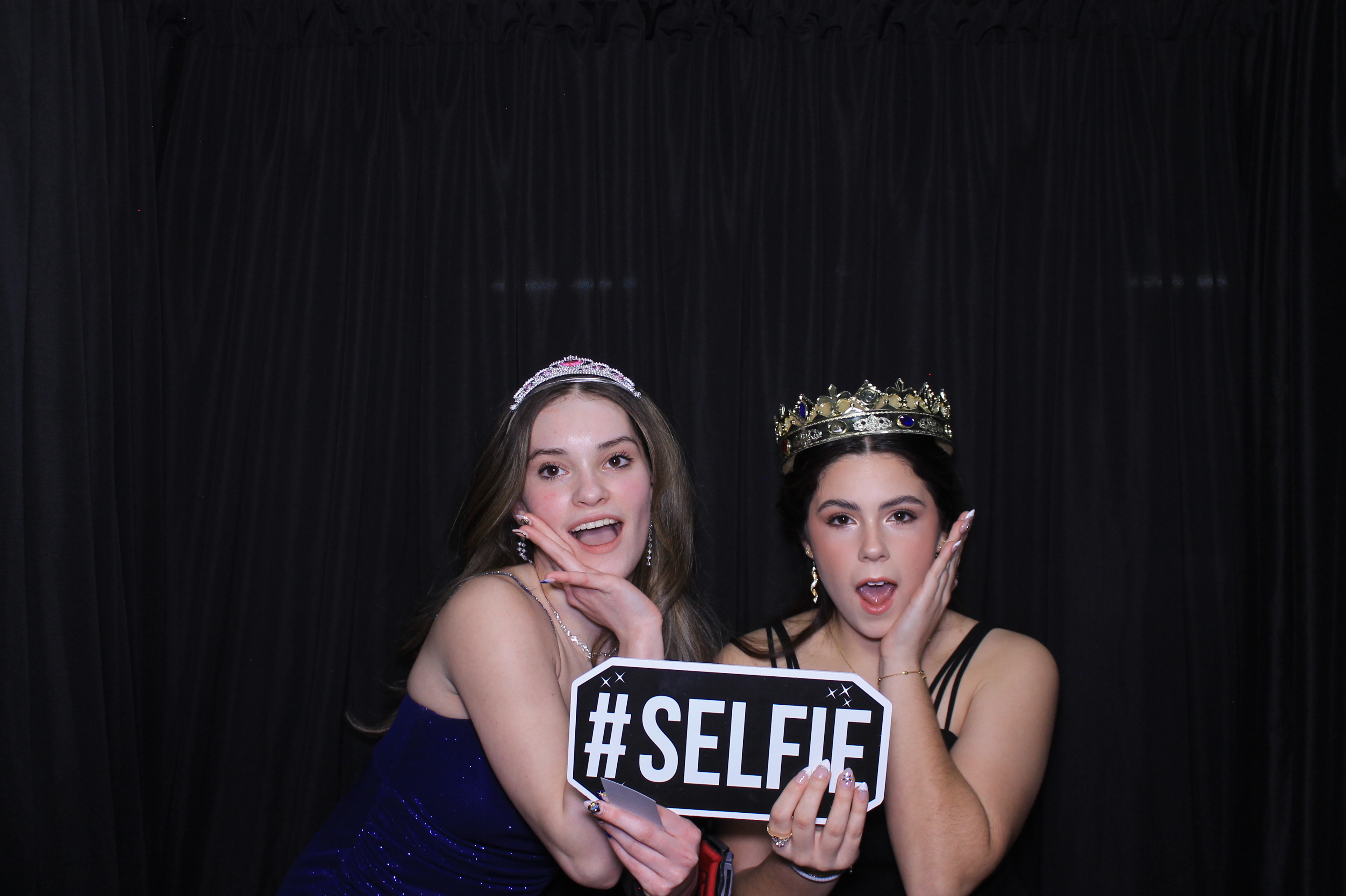 Middletown Christian HOCO | View more photos from the event at gallery.photoboothcincy.com/u/PhotoBoothCincy/Middletown-Christian-HOCO