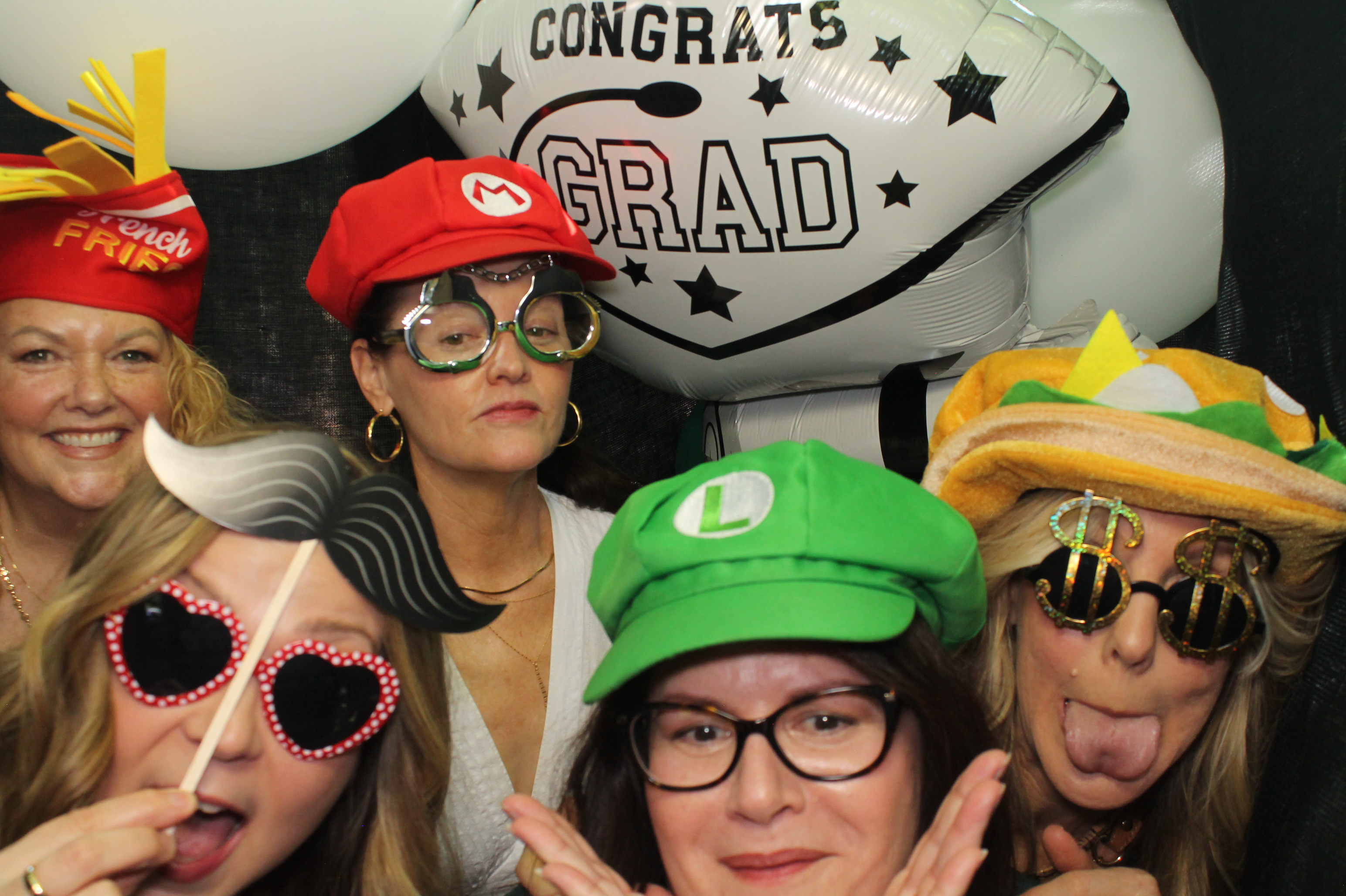 Mitchell's Grad Party | View more photos from the event at gallery.photoboothcincy.com/u/PhotoBoothCincy/Mitchells-Grad-Party