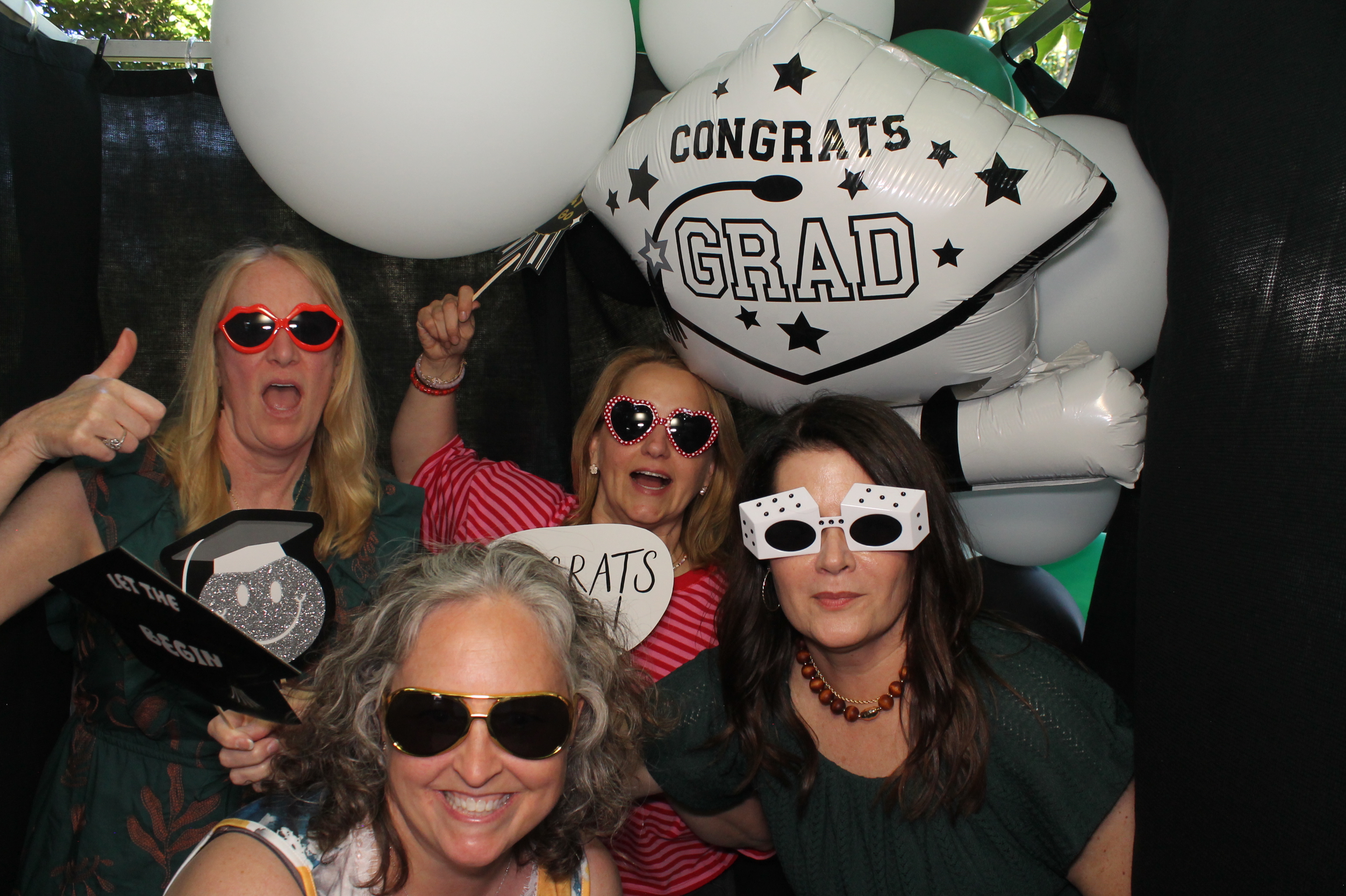 Mitchell's Grad Party | View more photos from the event at gallery.photoboothcincy.com/u/PhotoBoothCincy/Mitchells-Grad-Party