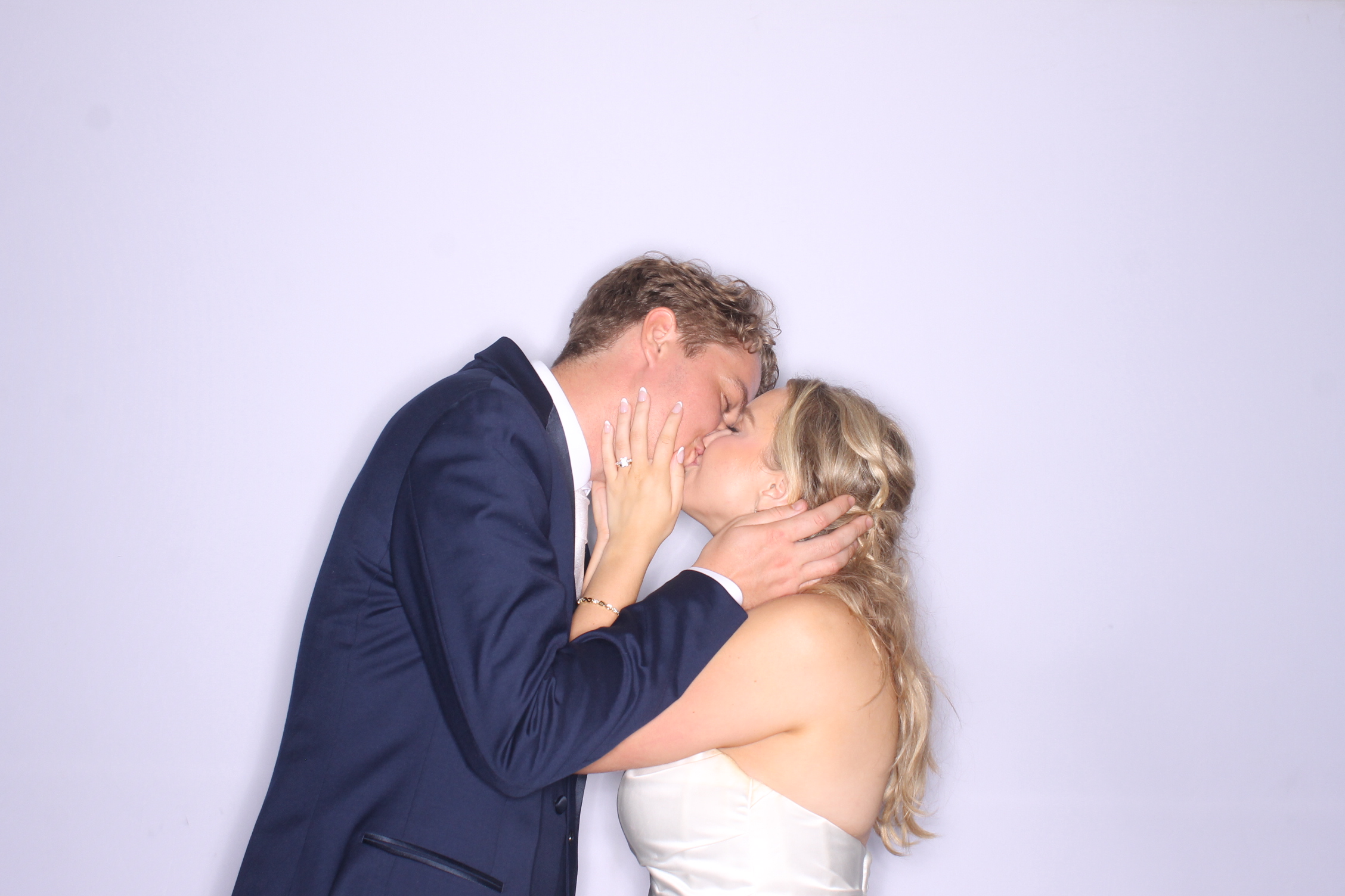 Noah & Sarah | View more photos from the event at gallery.photoboothcincy.com/u/PhotoBoothCincy/Noah-Sarah