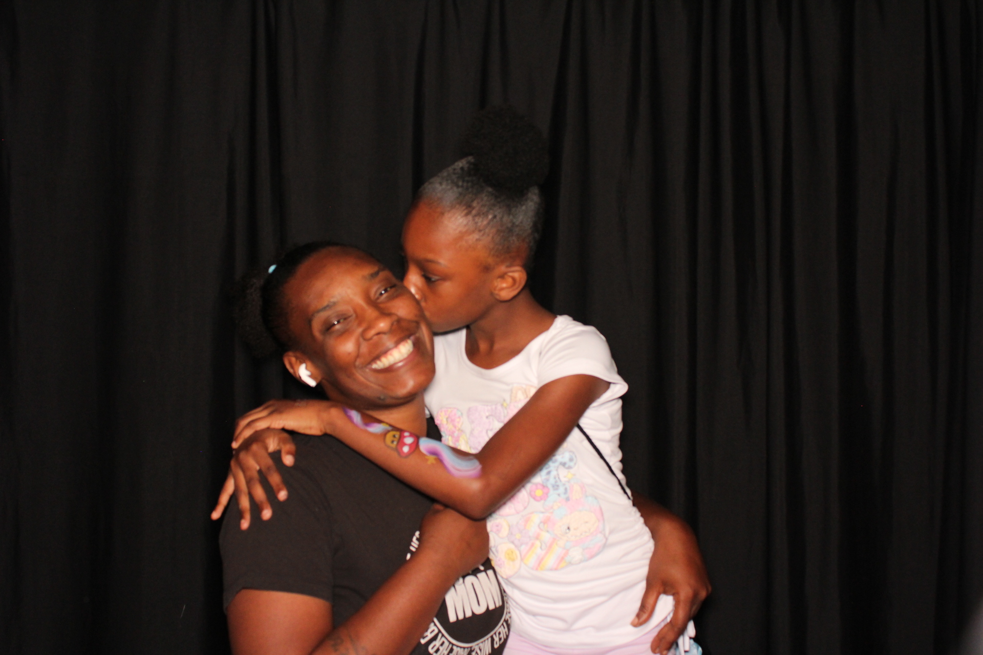 OEA Summer Celebration of Diverse Readers!! | View more photos from the event at gallery.photoboothcincy.com/u/PhotoBoothCincy/OEA-Summer-Celebration-of-Diverse-Readers