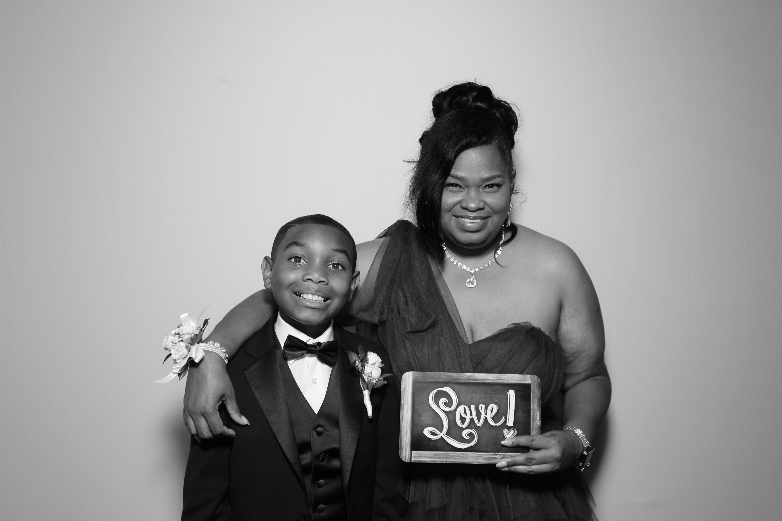 Pritchett Wedding | View more photos from the event at gallery.photoboothcincy.com/u/PhotoBoothCincy/Pritchett-Wedding