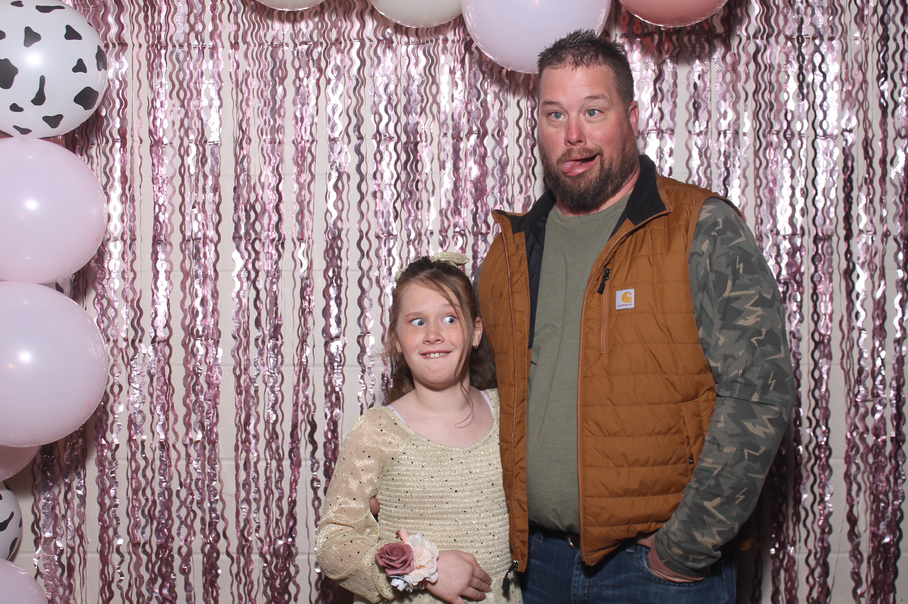 Queen of Peace Father Daughter Dance | View more photos from the event at gallery.photoboothcincy.com/u/PhotoBoothCincy/Queen-of-Peace-Father-Daughter-Dance