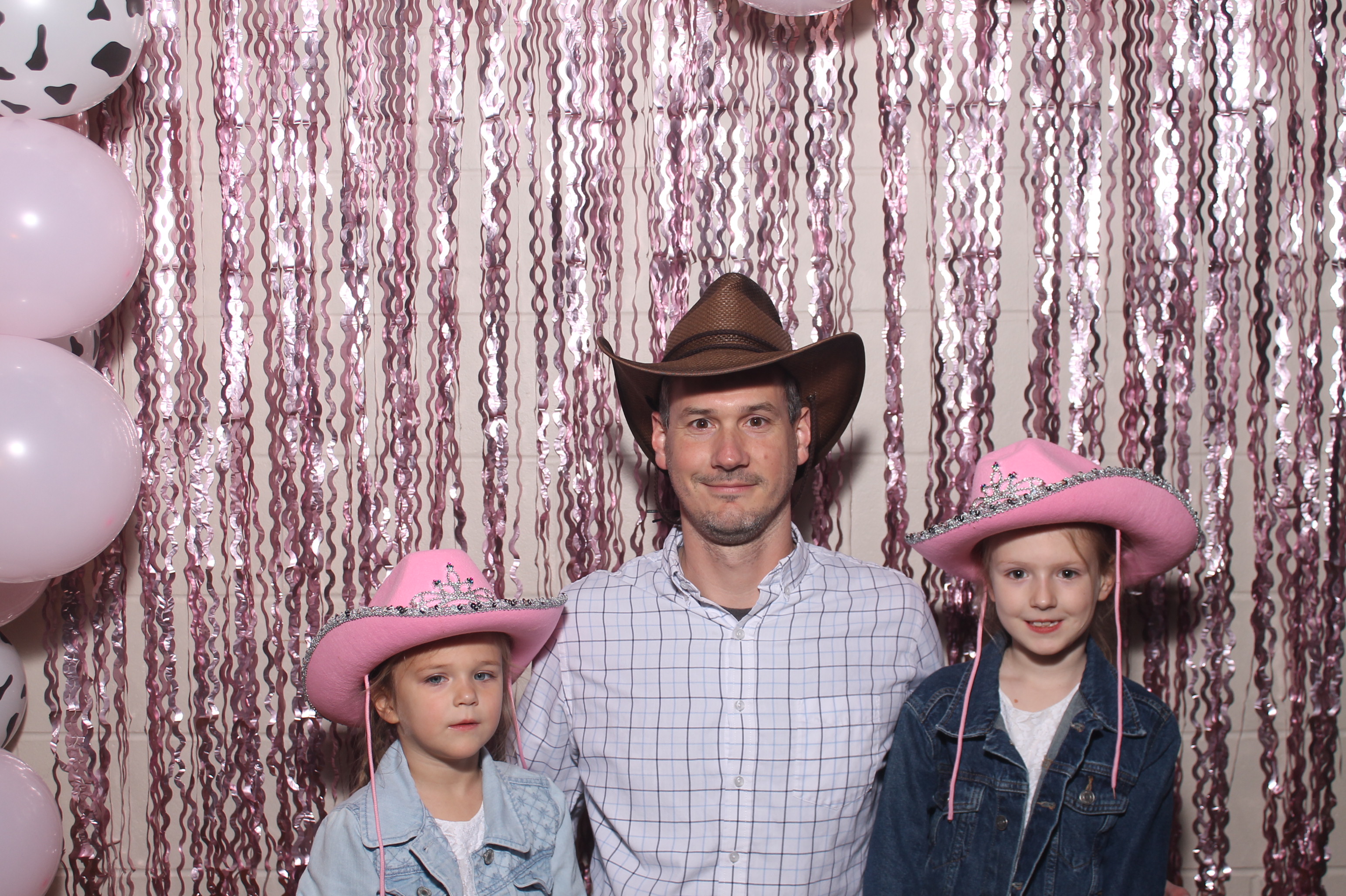 Queen of Peace Father Daughter Dance | View more photos from the event at gallery.photoboothcincy.com/u/PhotoBoothCincy/Queen-of-Peace-Father-Daughter-Dance