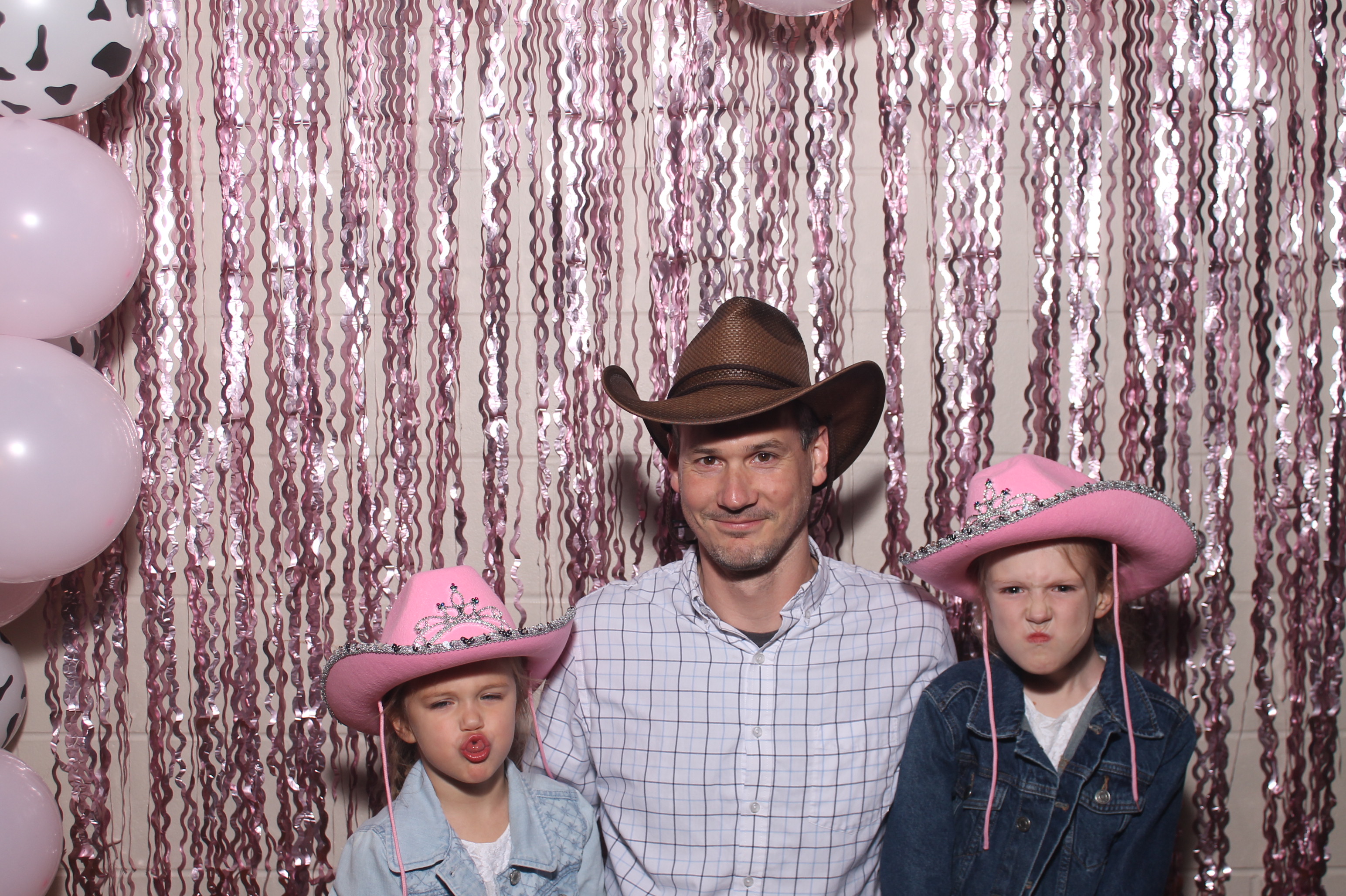 Queen of Peace Father Daughter Dance | View more photos from the event at gallery.photoboothcincy.com/u/PhotoBoothCincy/Queen-of-Peace-Father-Daughter-Dance