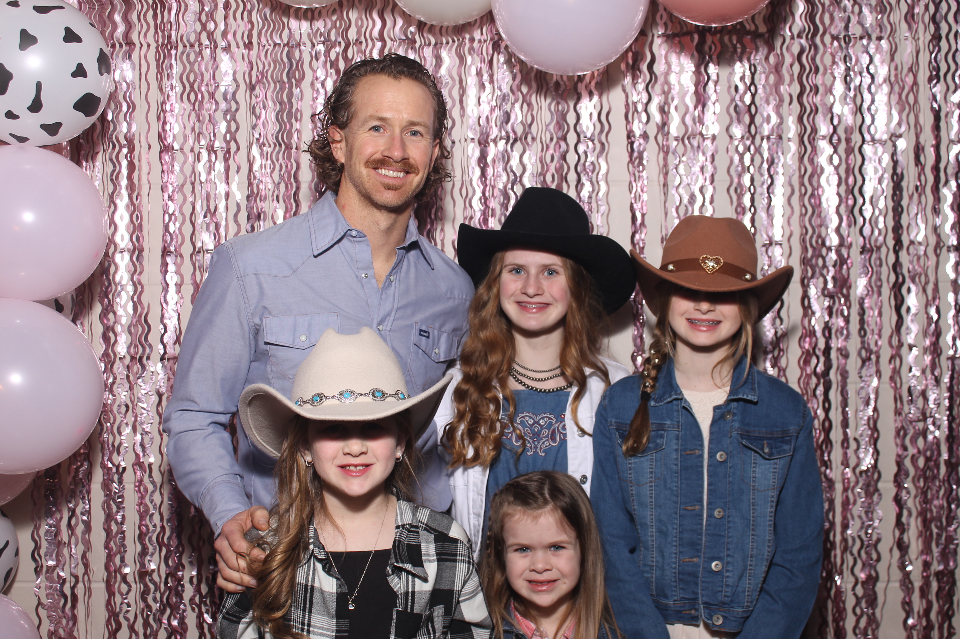 Queen of Peace Father Daughter Dance | View more photos from the event at gallery.photoboothcincy.com/u/PhotoBoothCincy/Queen-of-Peace-Father-Daughter-Dance