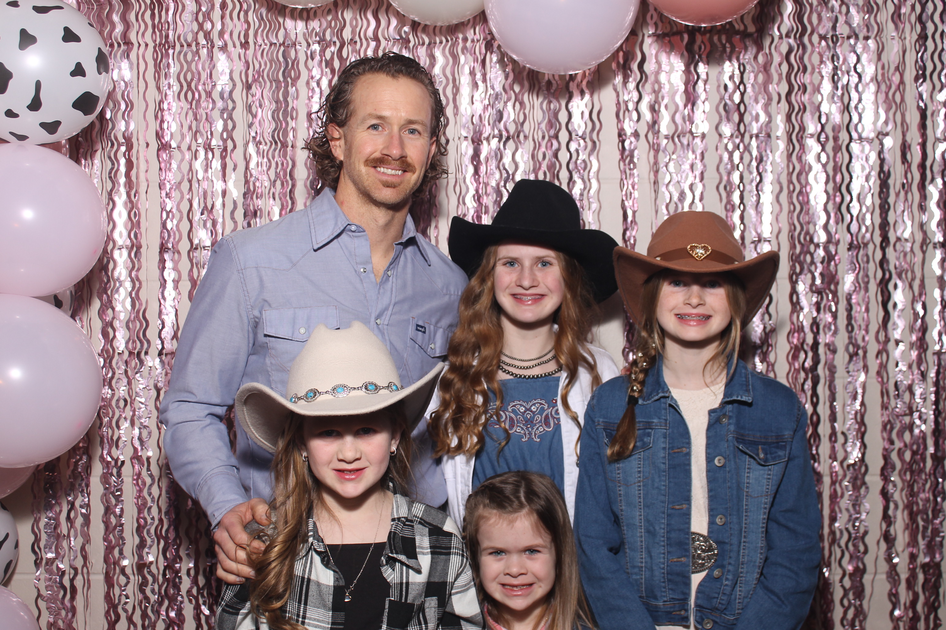 Queen of Peace Father Daughter Dance | View more photos from the event at gallery.photoboothcincy.com/u/PhotoBoothCincy/Queen-of-Peace-Father-Daughter-Dance