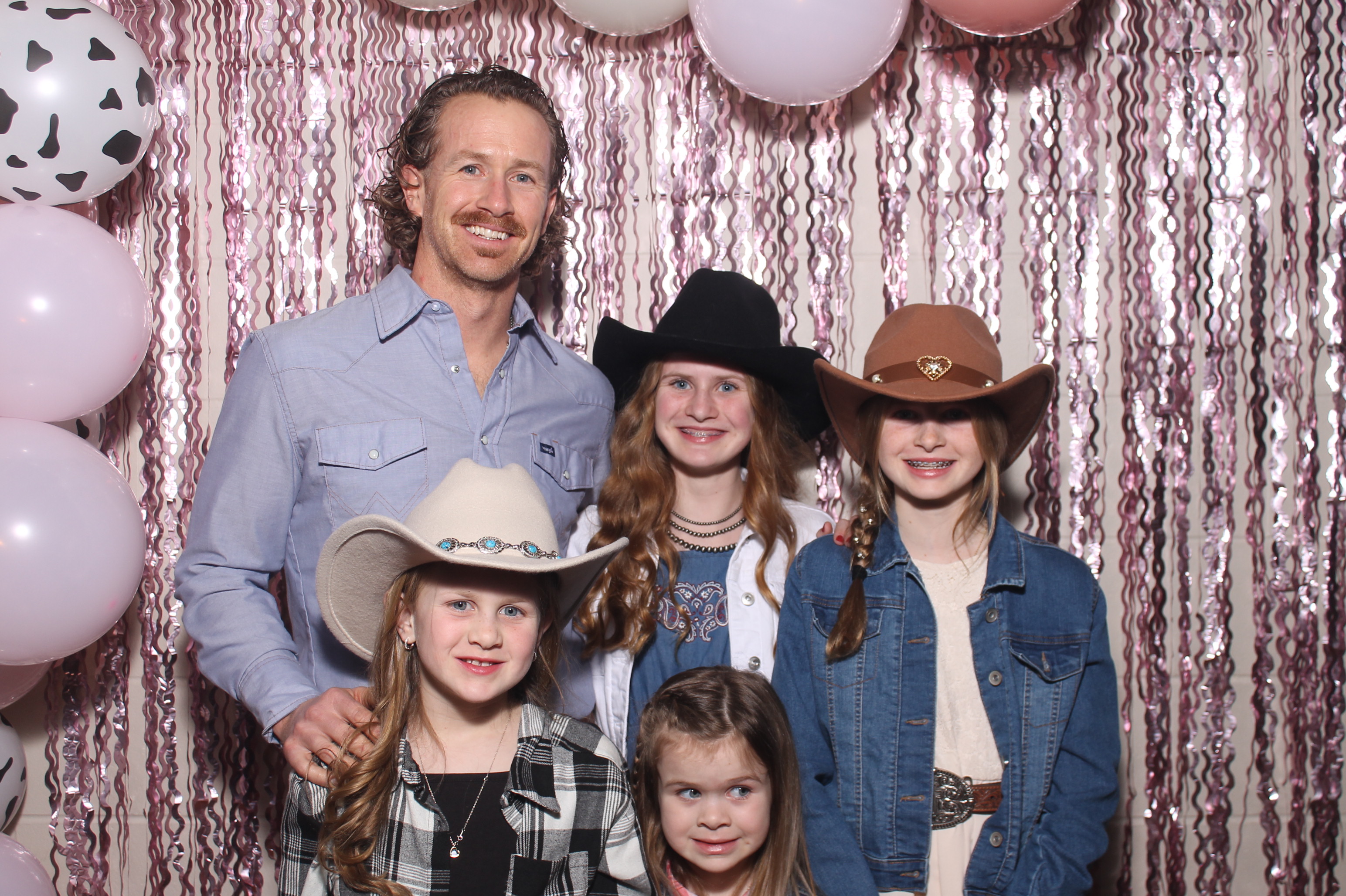 Queen of Peace Father Daughter Dance | View more photos from the event at gallery.photoboothcincy.com/u/PhotoBoothCincy/Queen-of-Peace-Father-Daughter-Dance