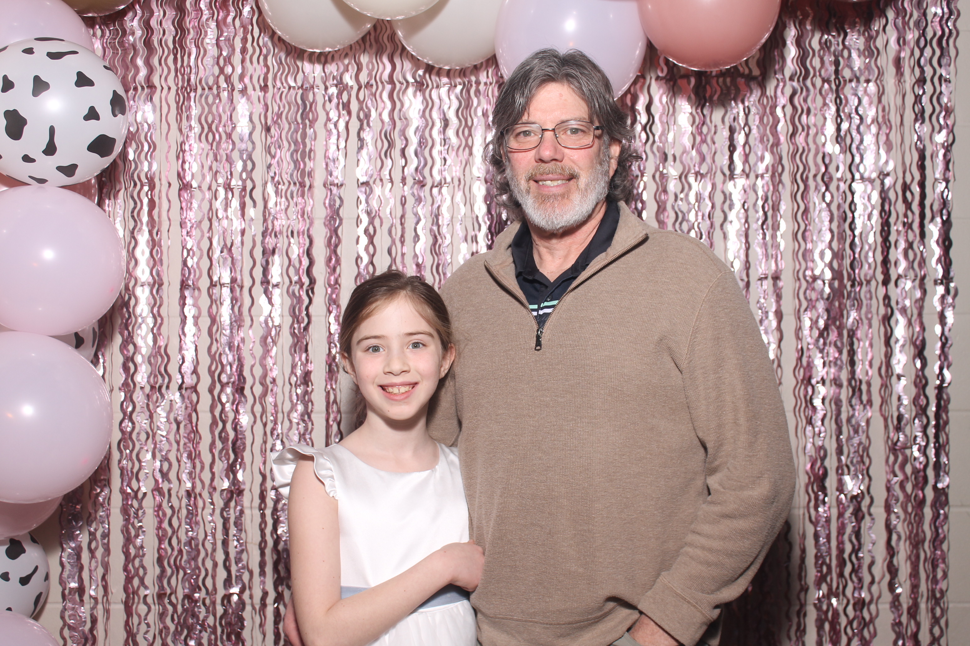 Queen of Peace Father Daughter Dance | View more photos from the event at gallery.photoboothcincy.com/u/PhotoBoothCincy/Queen-of-Peace-Father-Daughter-Dance