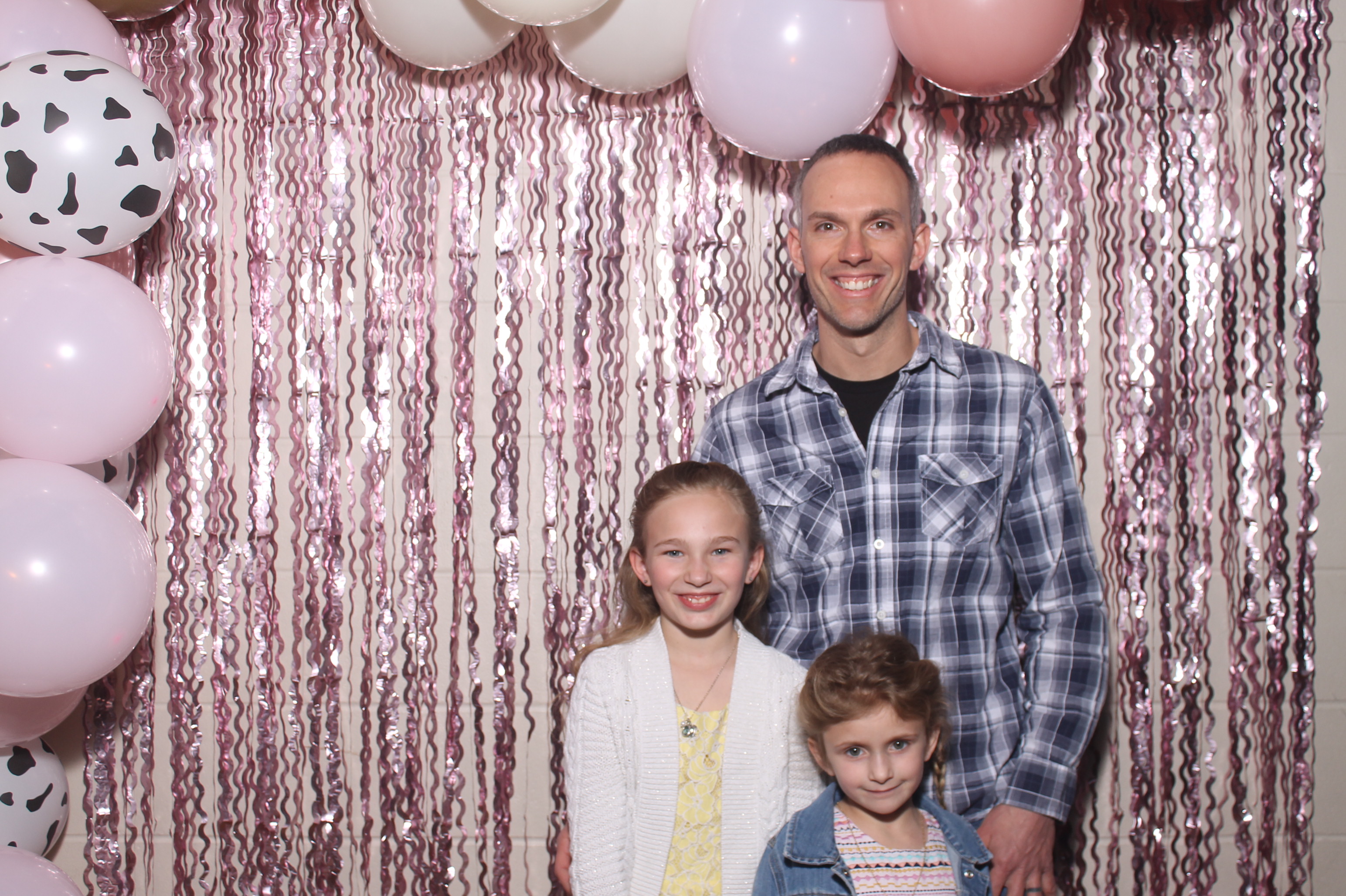 Queen of Peace Father Daughter Dance | View more photos from the event at gallery.photoboothcincy.com/u/PhotoBoothCincy/Queen-of-Peace-Father-Daughter-Dance