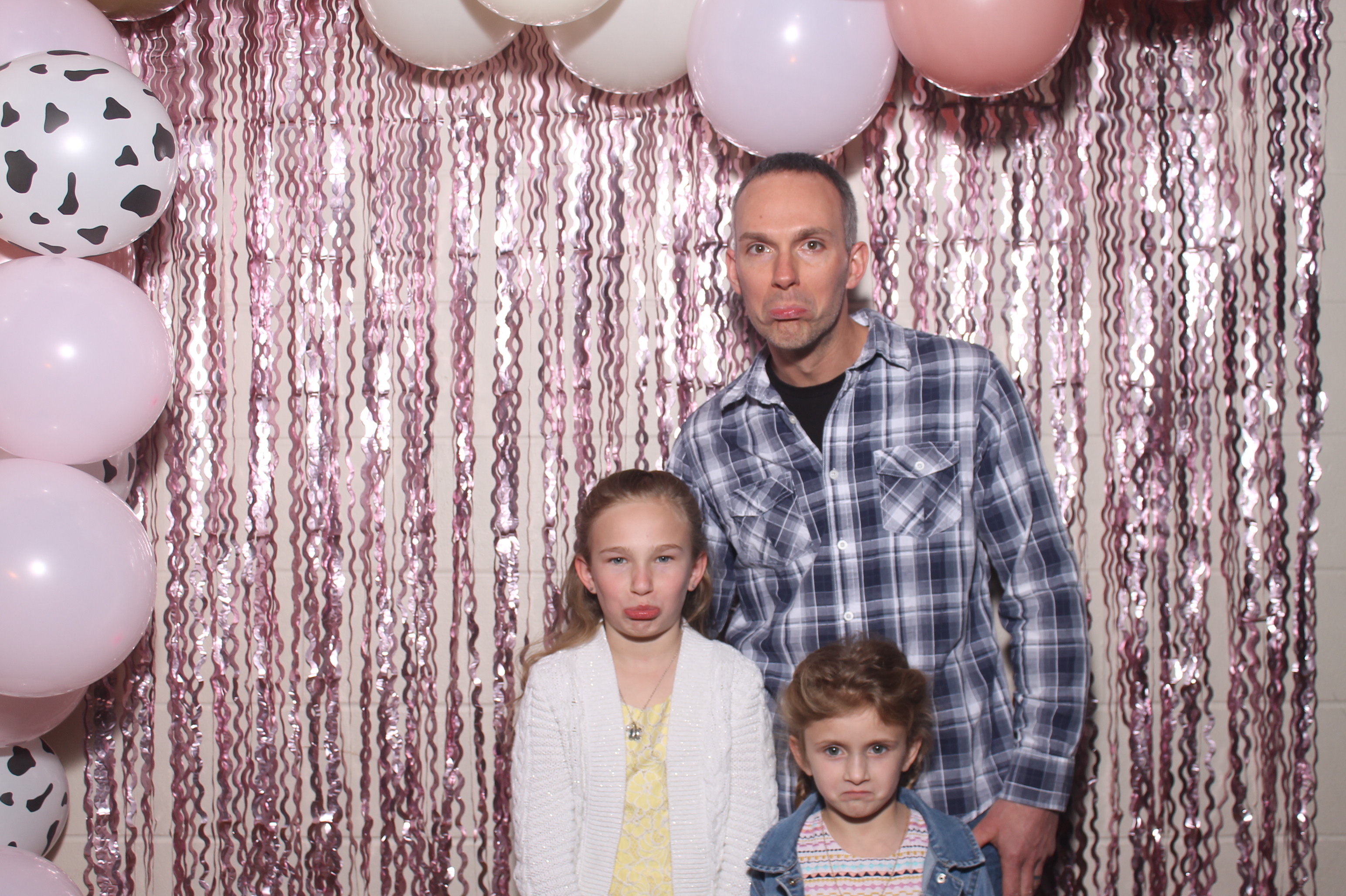 Queen of Peace Father Daughter Dance | View more photos from the event at gallery.photoboothcincy.com/u/PhotoBoothCincy/Queen-of-Peace-Father-Daughter-Dance
