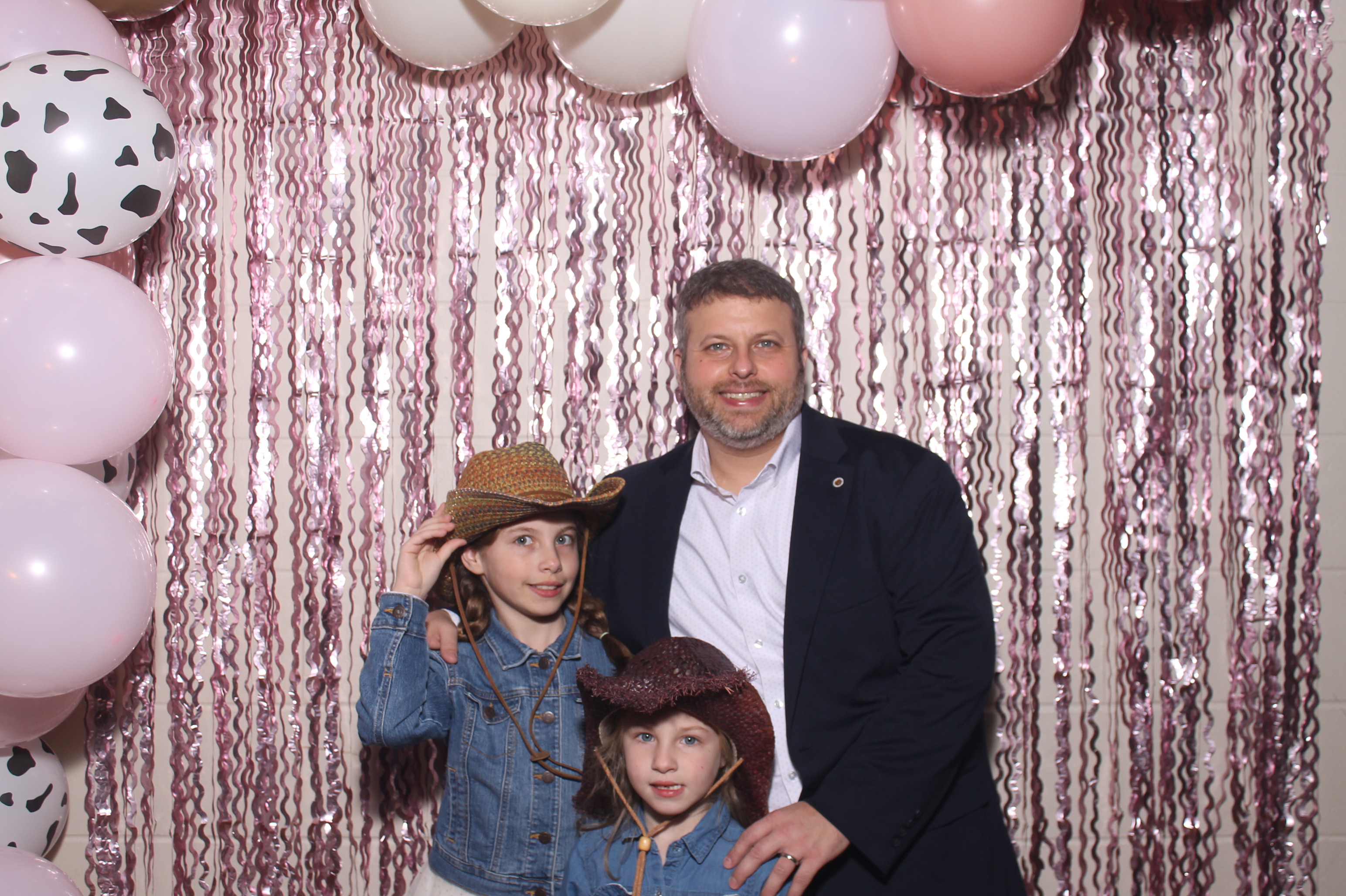 Queen of Peace Father Daughter Dance | View more photos from the event at gallery.photoboothcincy.com/u/PhotoBoothCincy/Queen-of-Peace-Father-Daughter-Dance