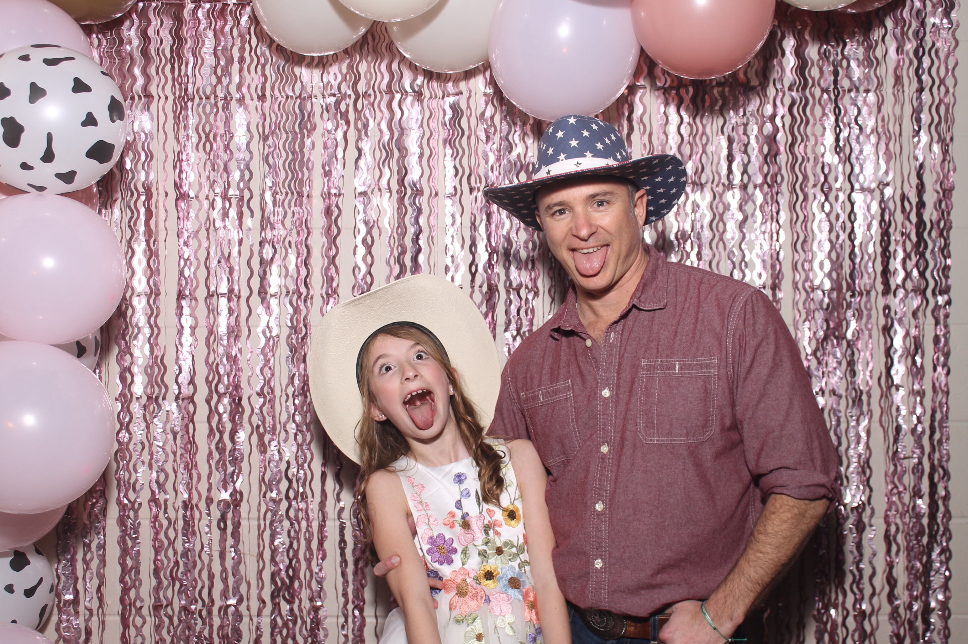 Queen of Peace Father Daughter Dance | View more photos from the event at gallery.photoboothcincy.com/u/PhotoBoothCincy/Queen-of-Peace-Father-Daughter-Dance