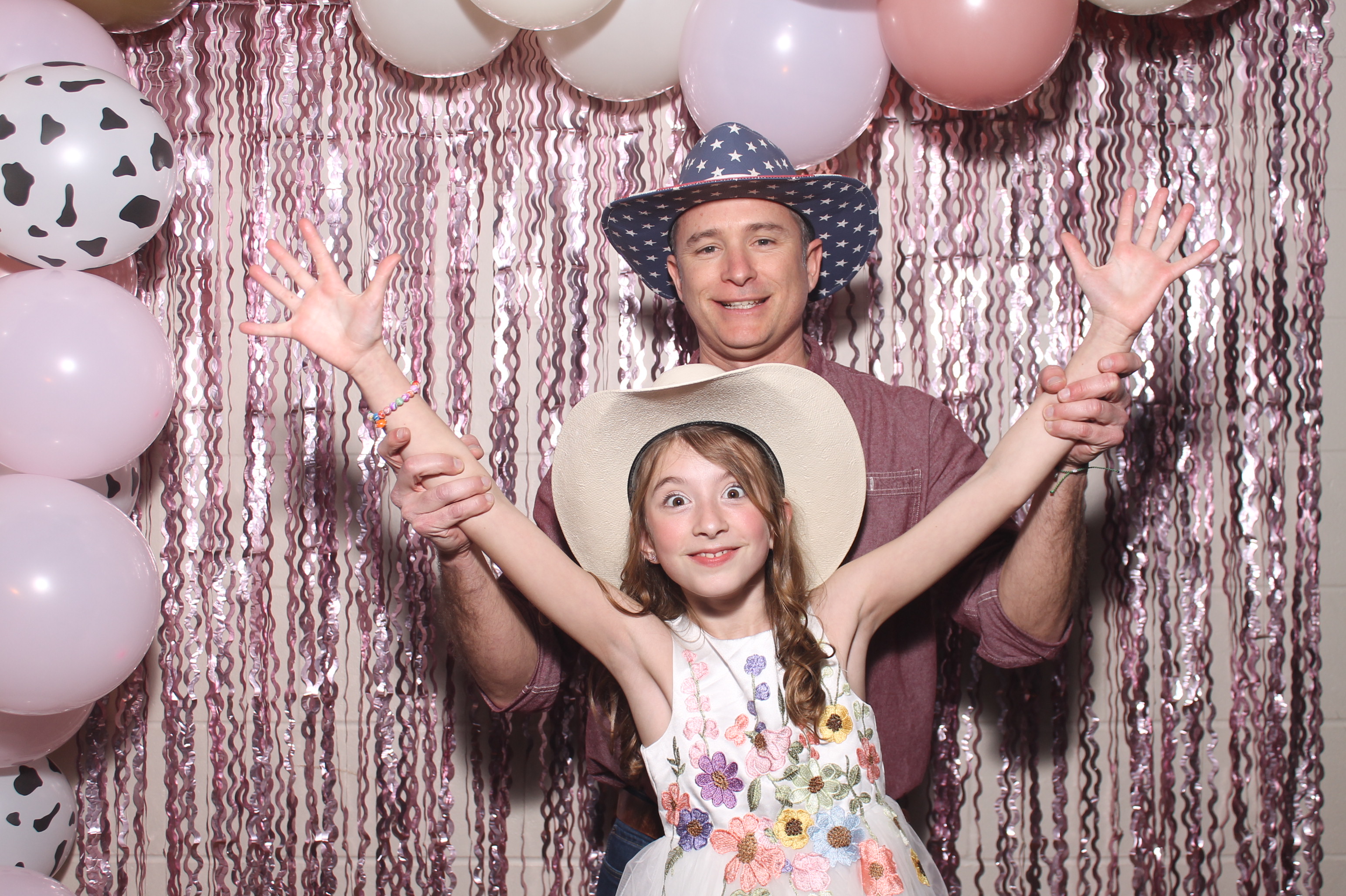 Queen of Peace Father Daughter Dance | View more photos from the event at gallery.photoboothcincy.com/u/PhotoBoothCincy/Queen-of-Peace-Father-Daughter-Dance