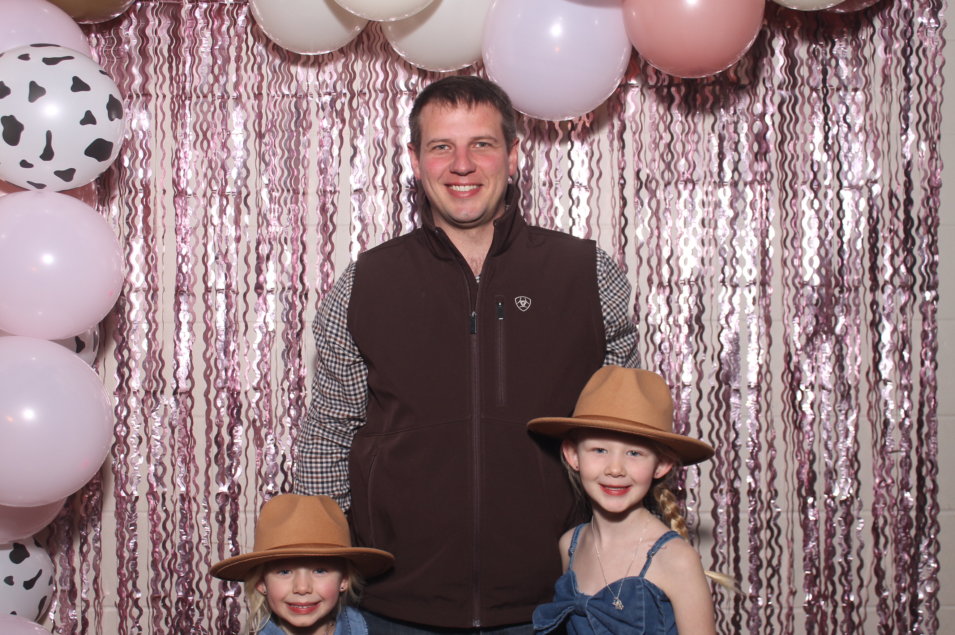 Queen of Peace Father Daughter Dance | View more photos from the event at gallery.photoboothcincy.com/u/PhotoBoothCincy/Queen-of-Peace-Father-Daughter-Dance