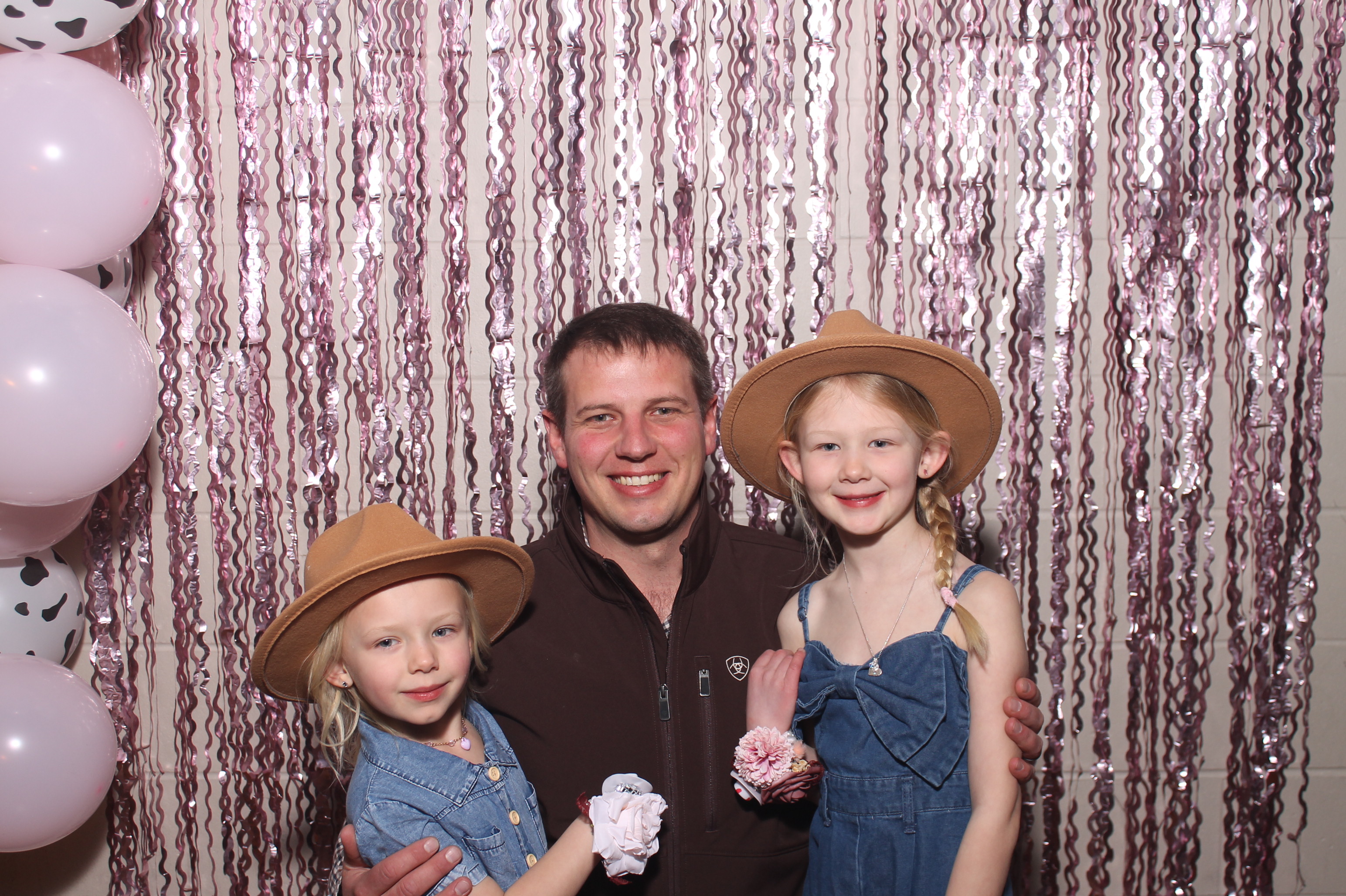 Queen of Peace Father Daughter Dance | View more photos from the event at gallery.photoboothcincy.com/u/PhotoBoothCincy/Queen-of-Peace-Father-Daughter-Dance