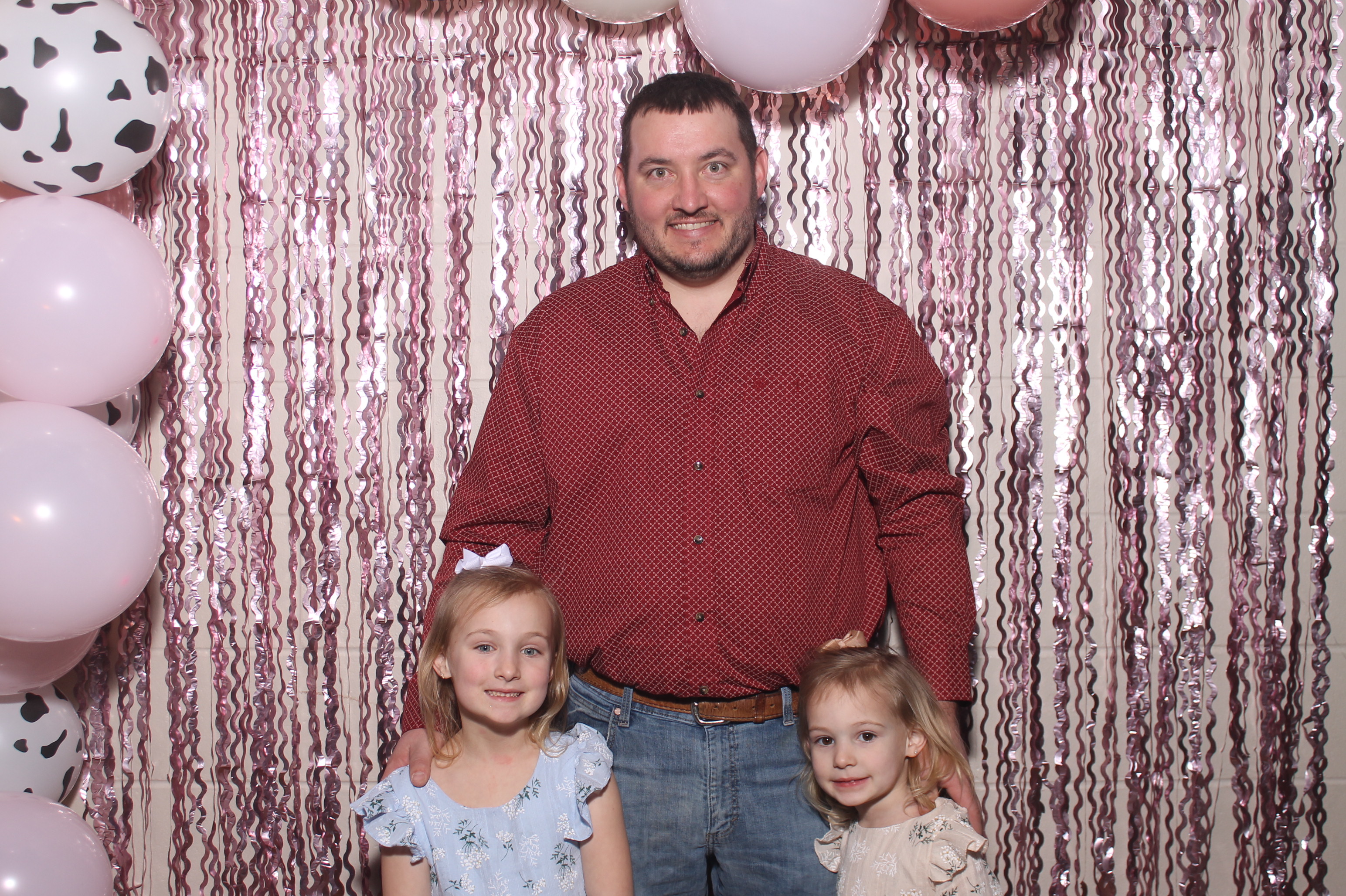 Queen of Peace Father Daughter Dance | View more photos from the event at gallery.photoboothcincy.com/u/PhotoBoothCincy/Queen-of-Peace-Father-Daughter-Dance