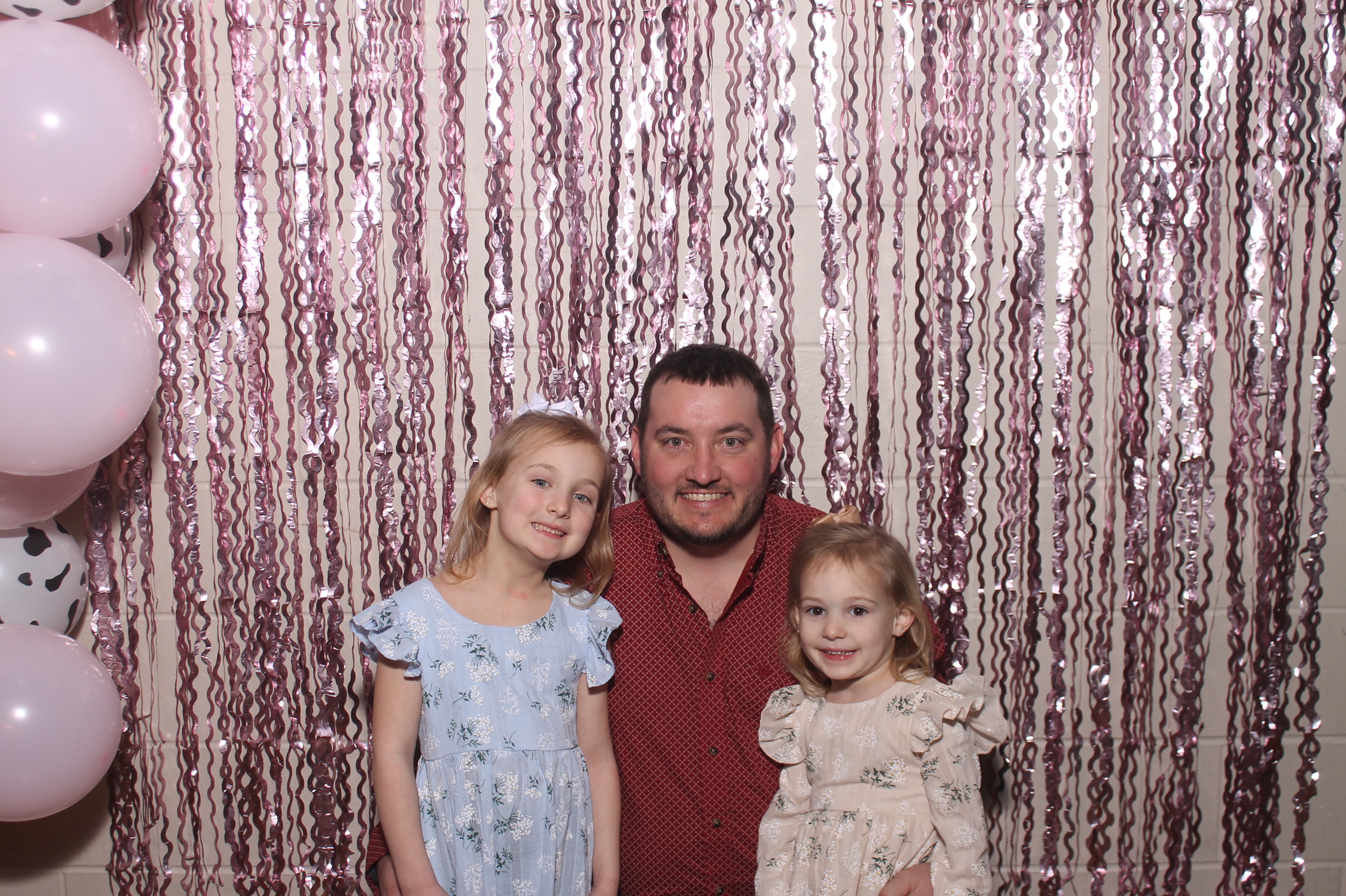 Queen of Peace Father Daughter Dance | View more photos from the event at gallery.photoboothcincy.com/u/PhotoBoothCincy/Queen-of-Peace-Father-Daughter-Dance