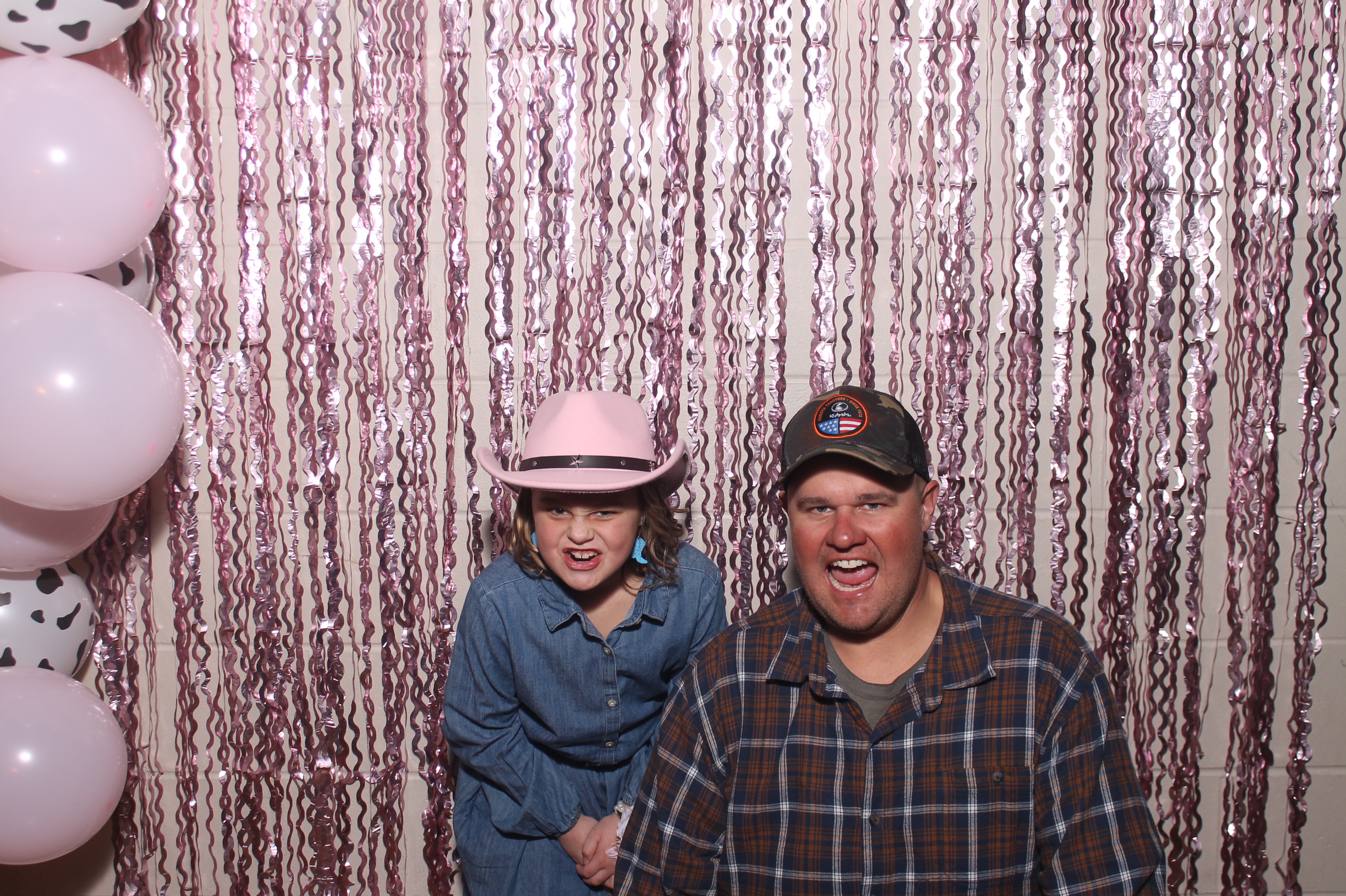 Queen of Peace Father Daughter Dance | View more photos from the event at gallery.photoboothcincy.com/u/PhotoBoothCincy/Queen-of-Peace-Father-Daughter-Dance