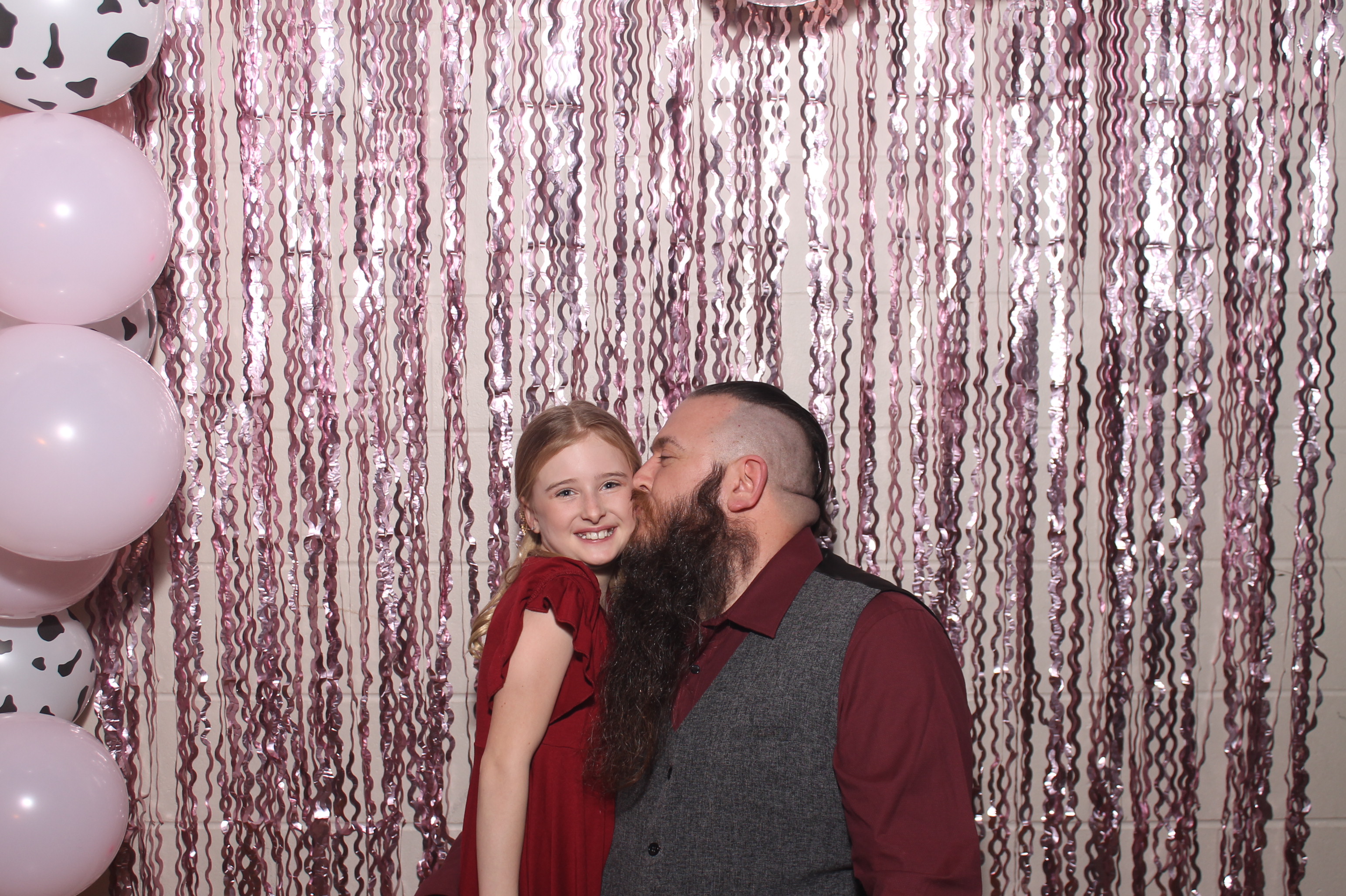 Queen of Peace Father Daughter Dance | View more photos from the event at gallery.photoboothcincy.com/u/PhotoBoothCincy/Queen-of-Peace-Father-Daughter-Dance
