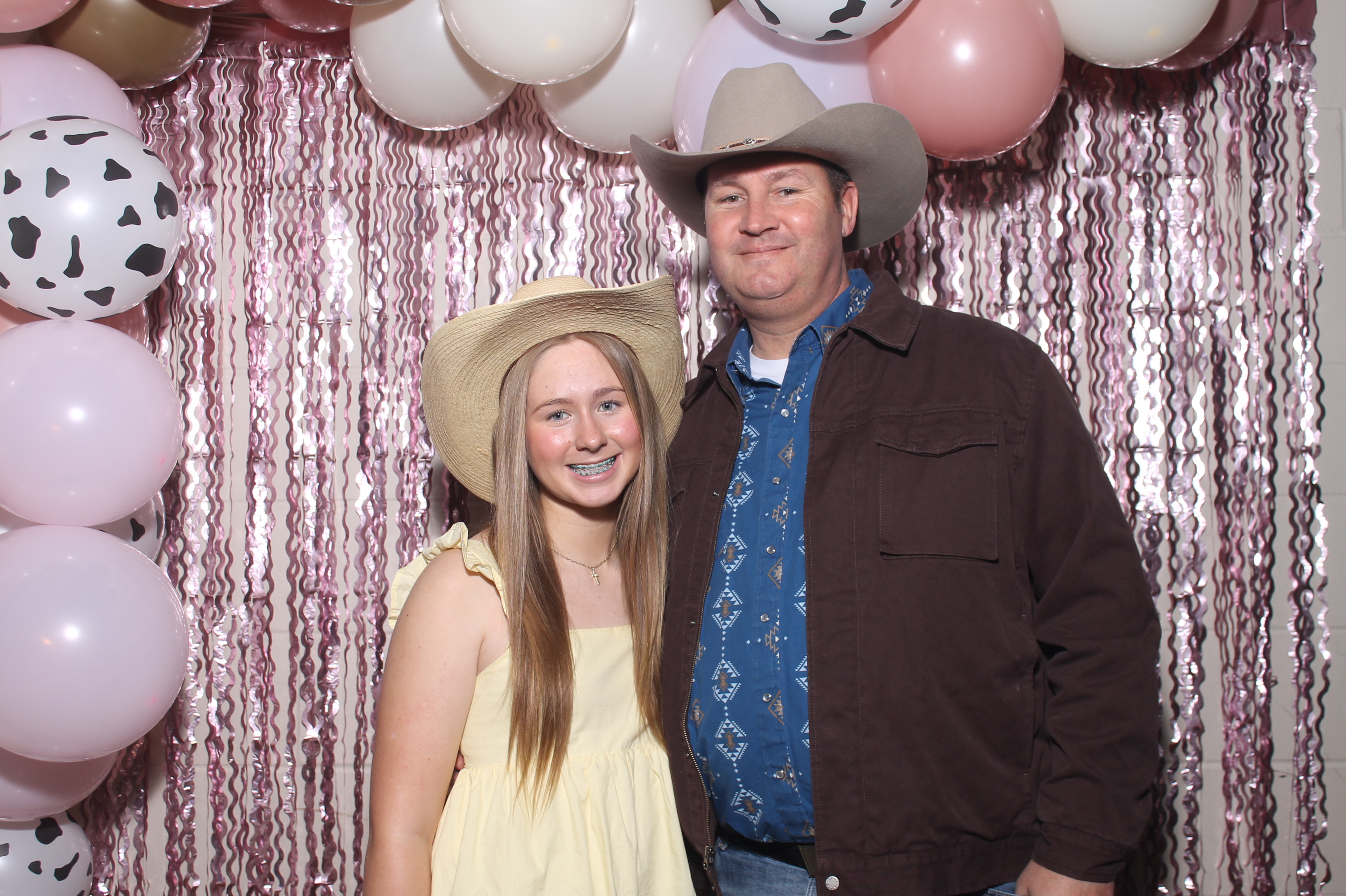 Queen of Peace Father Daughter Dance | View more photos from the event at gallery.photoboothcincy.com/u/PhotoBoothCincy/Queen-of-Peace-Father-Daughter-Dance