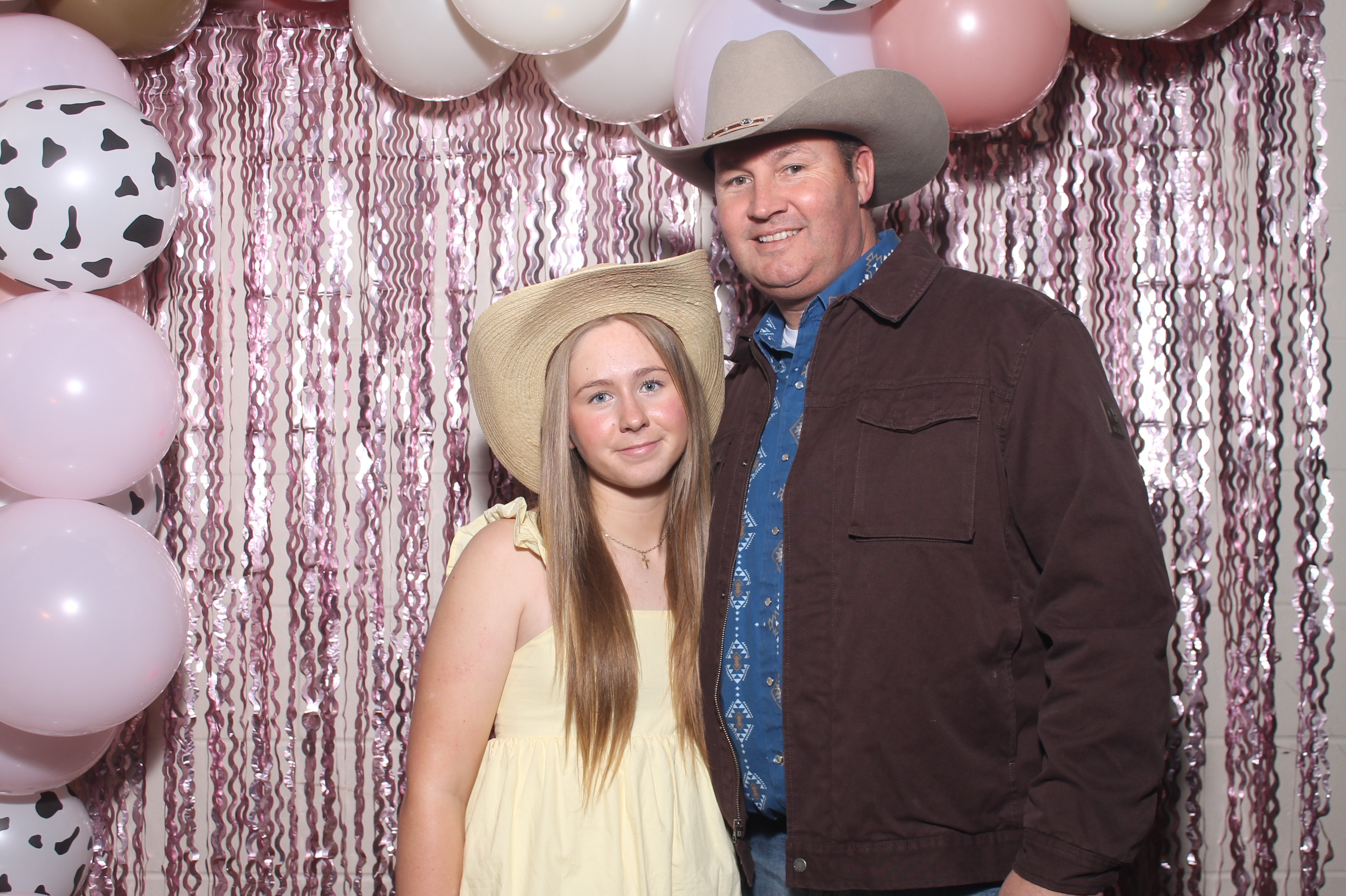 Queen of Peace Father Daughter Dance | View more photos from the event at gallery.photoboothcincy.com/u/PhotoBoothCincy/Queen-of-Peace-Father-Daughter-Dance