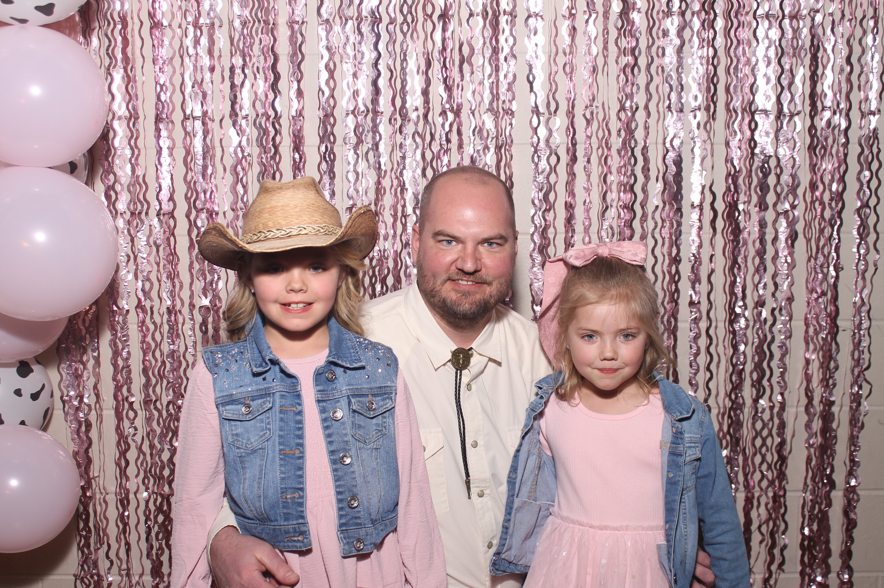 Queen of Peace Father Daughter Dance | View more photos from the event at gallery.photoboothcincy.com/u/PhotoBoothCincy/Queen-of-Peace-Father-Daughter-Dance
