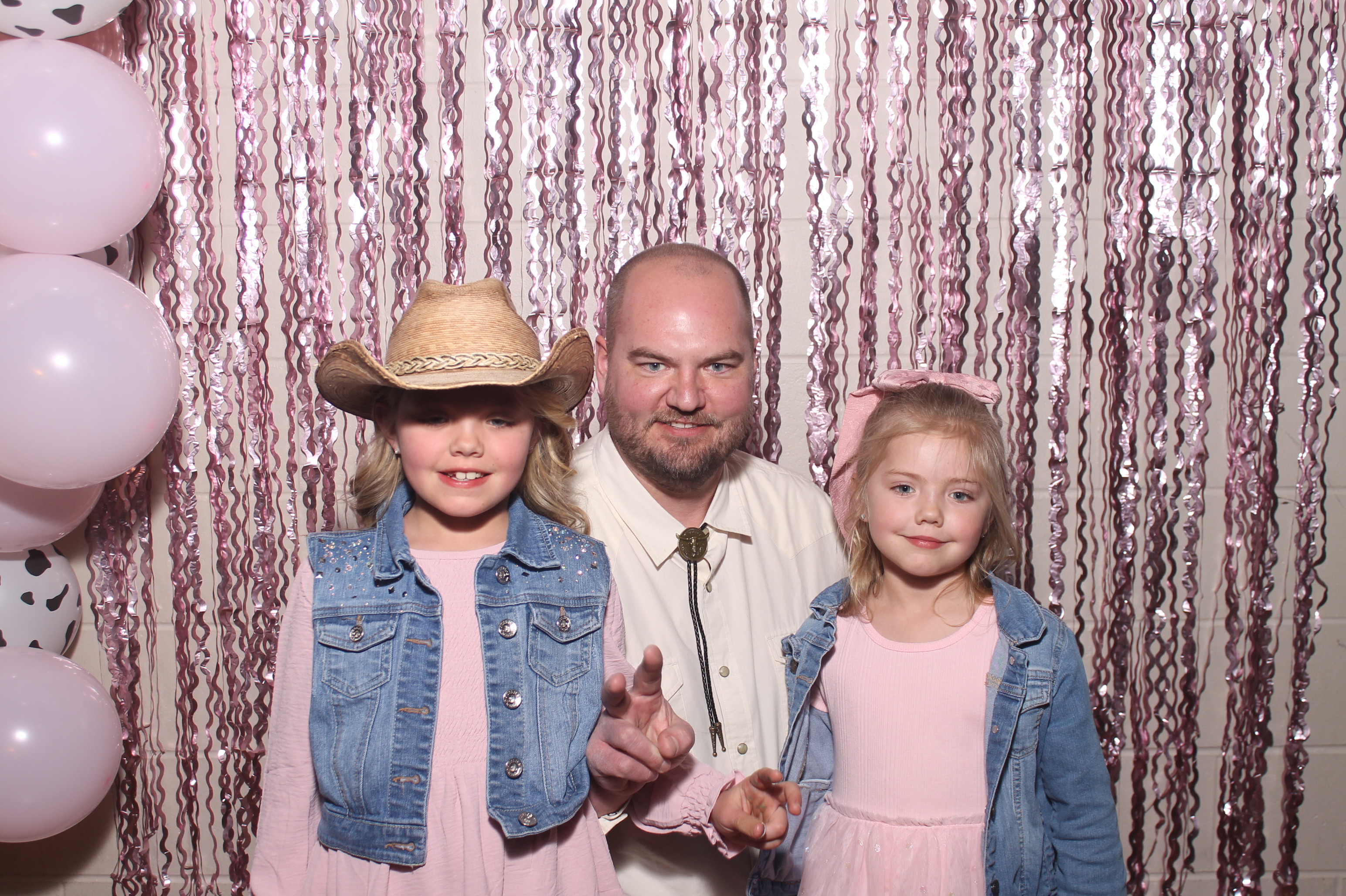 Queen of Peace Father Daughter Dance | View more photos from the event at gallery.photoboothcincy.com/u/PhotoBoothCincy/Queen-of-Peace-Father-Daughter-Dance