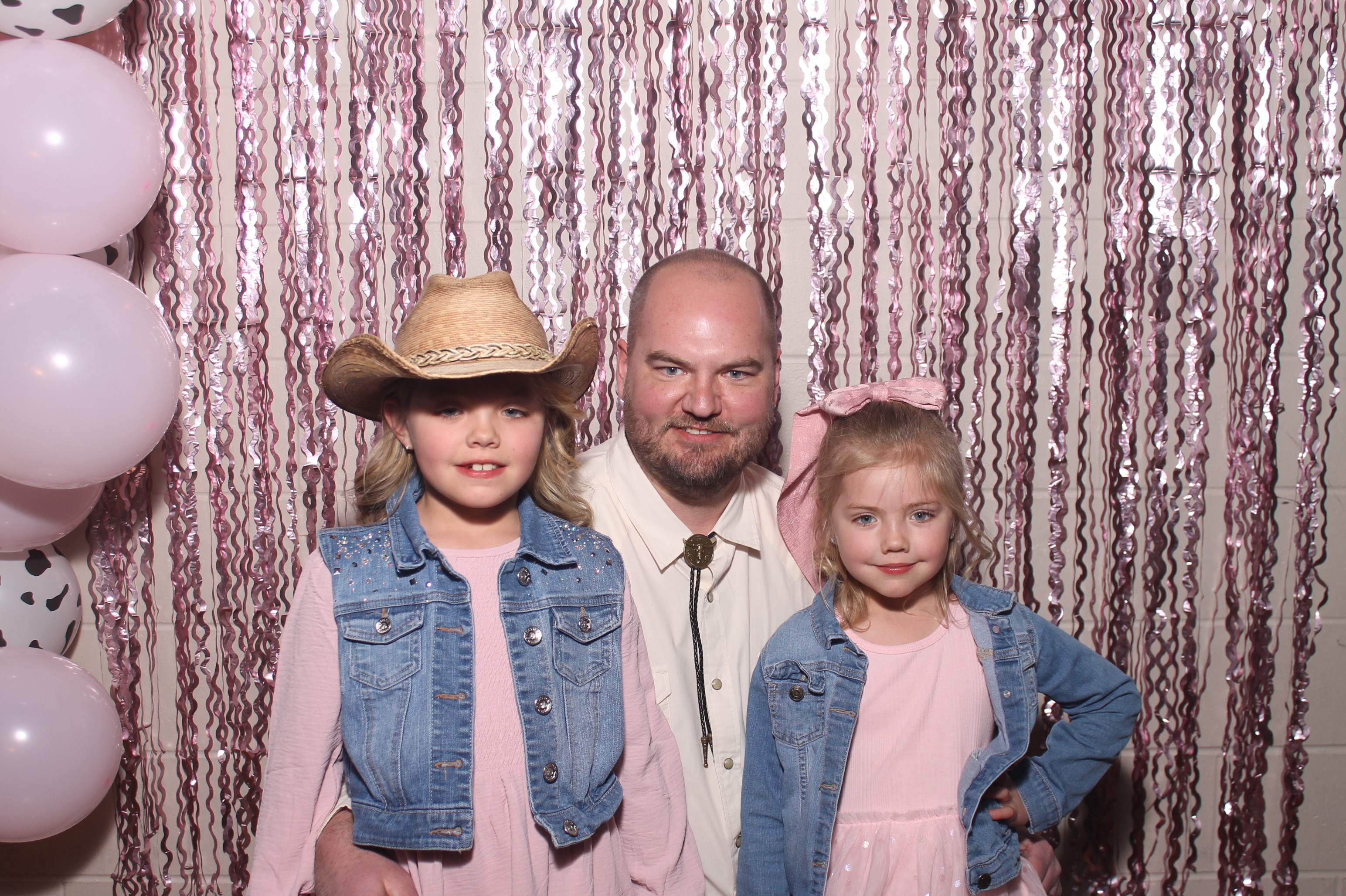 Queen of Peace Father Daughter Dance | View more photos from the event at gallery.photoboothcincy.com/u/PhotoBoothCincy/Queen-of-Peace-Father-Daughter-Dance