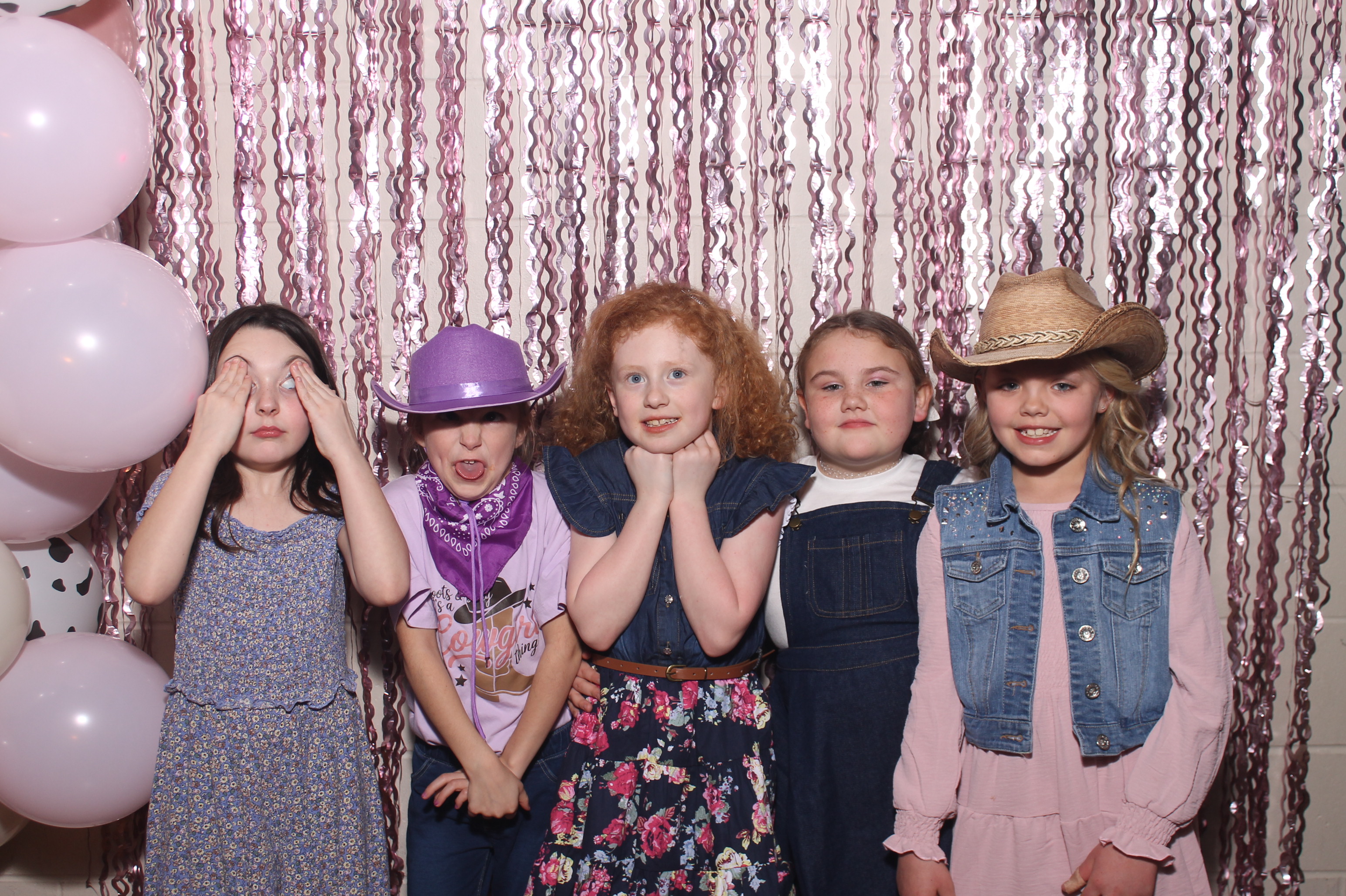 Queen of Peace Father Daughter Dance | View more photos from the event at gallery.photoboothcincy.com/u/PhotoBoothCincy/Queen-of-Peace-Father-Daughter-Dance
